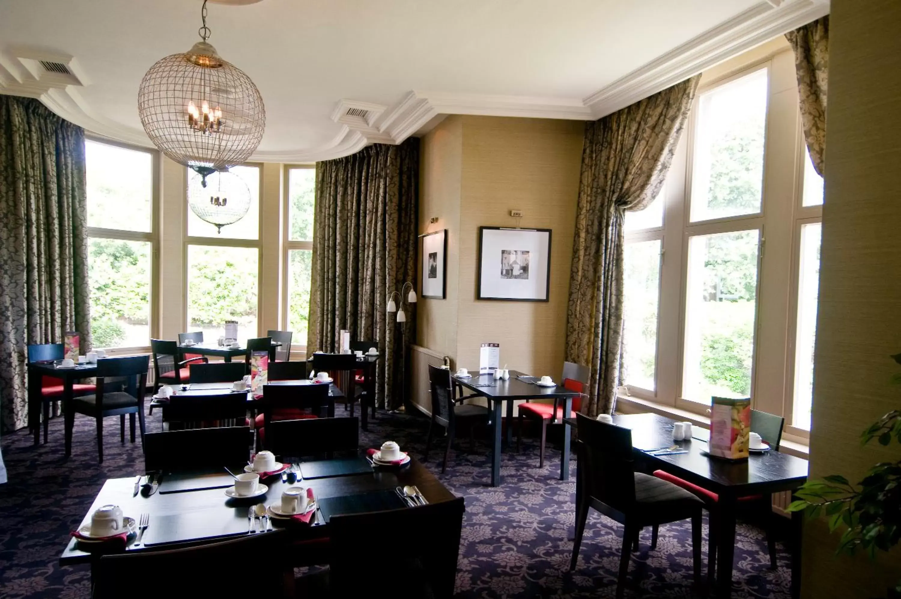 Restaurant/Places to Eat in Rosslea Hall Hotel