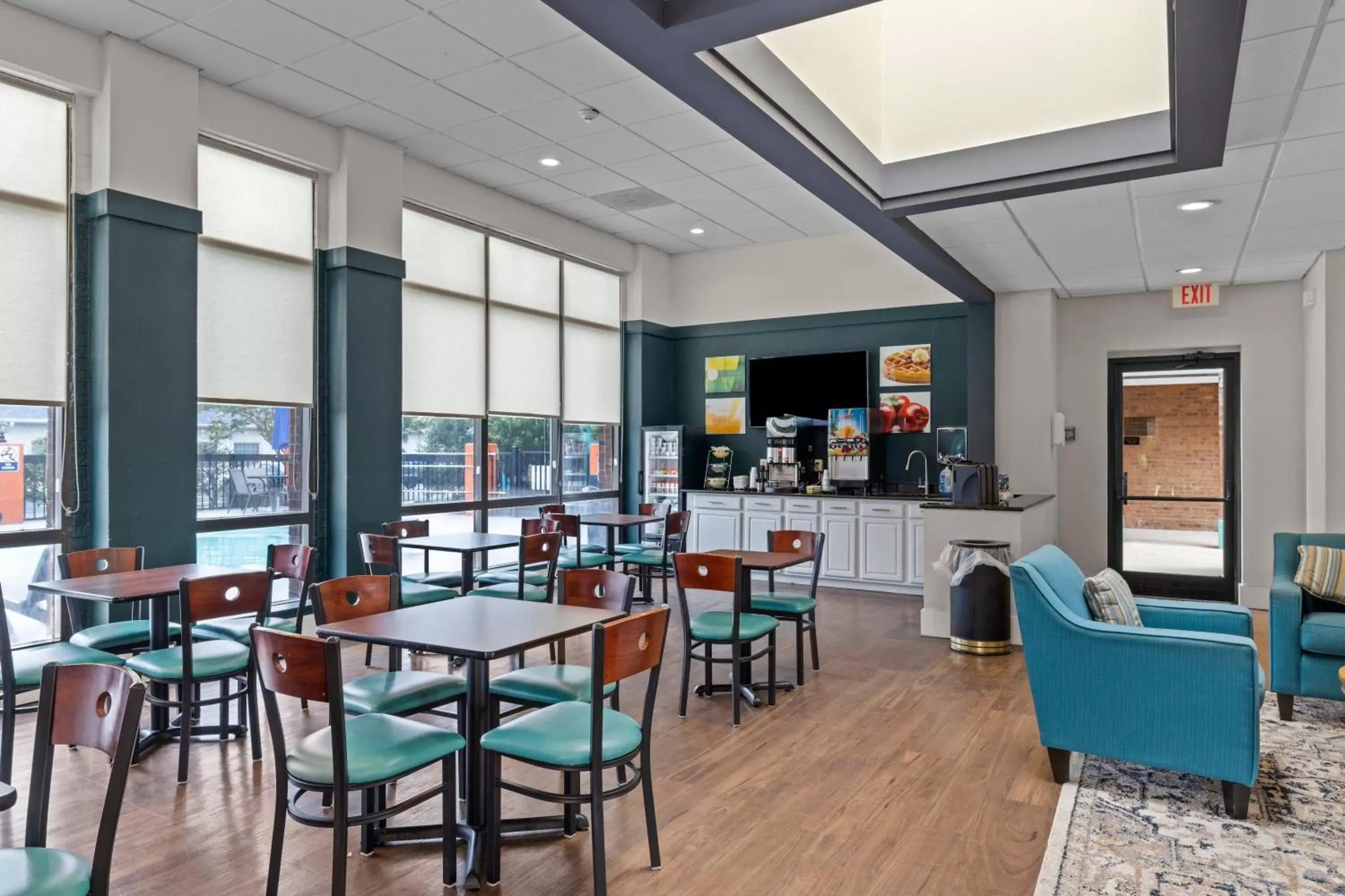 Breakfast in Garnet Inn & Suites, Morehead City near Atlantic Beach Breakfast in Garnet Inn & Suites, Morehead City near Atlantic Beach