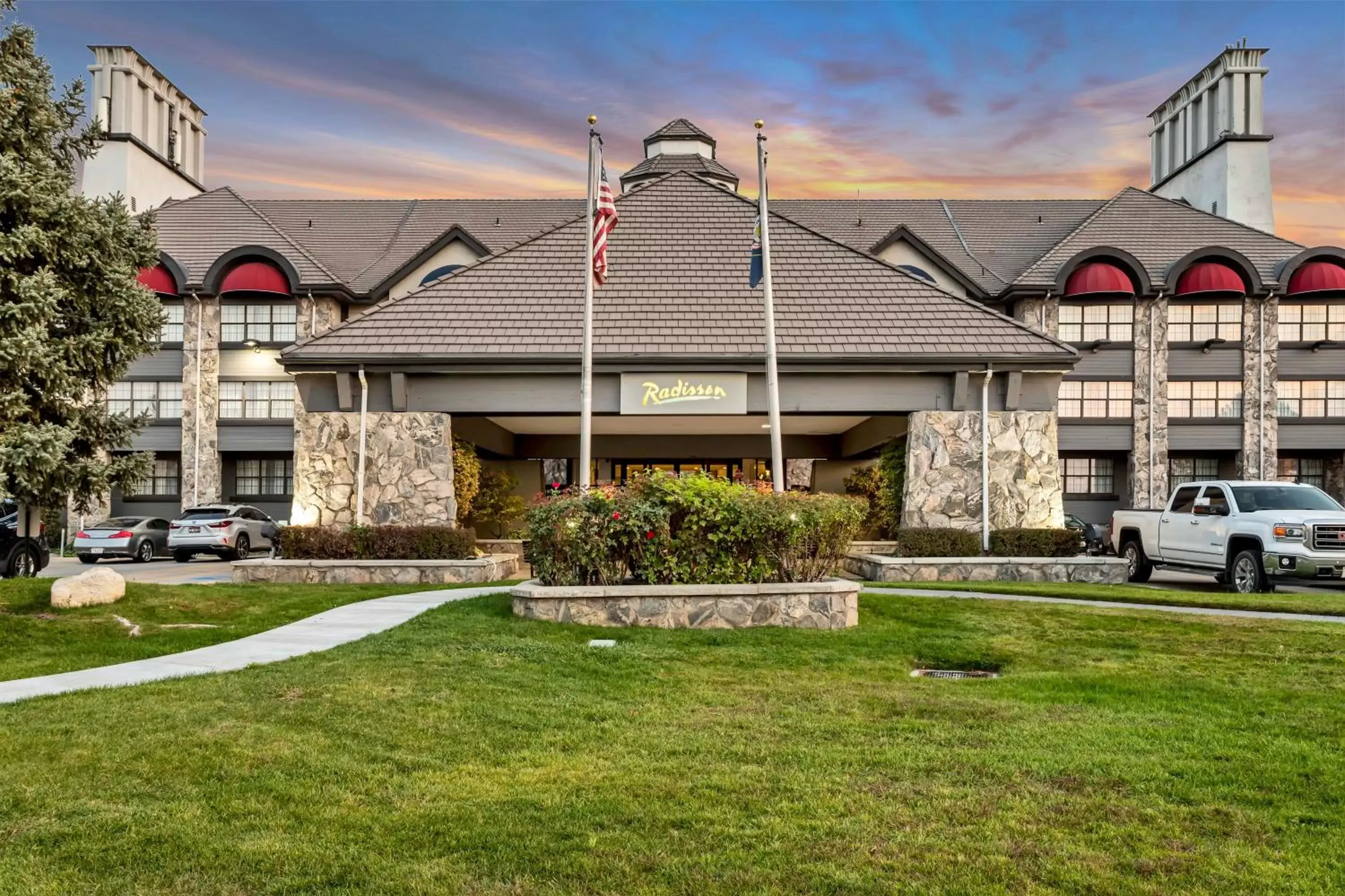 Property Building in Radisson Salt Lake Airport