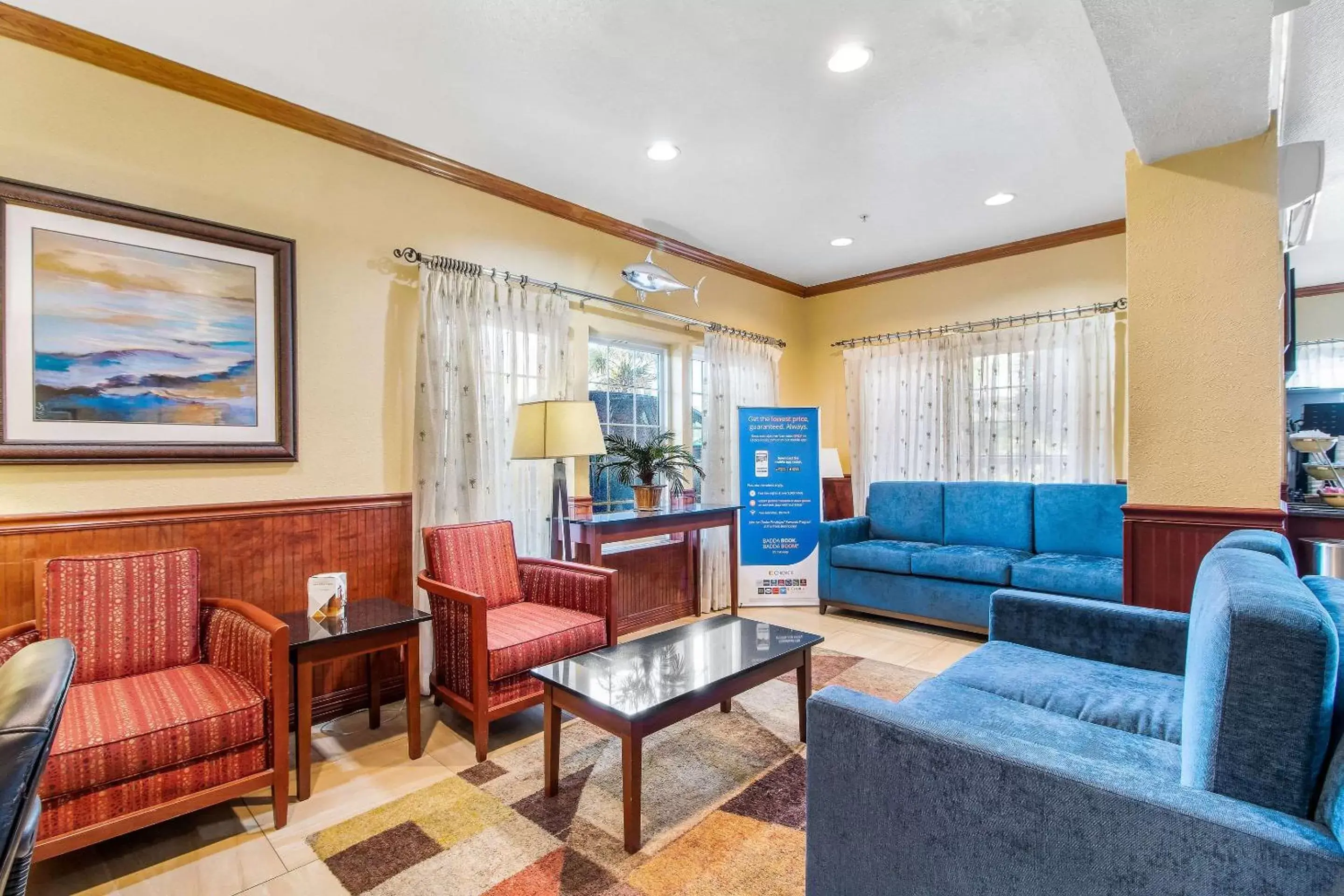 Lobby or reception, Seating Area in Quality Inn & Suites Beachfront
