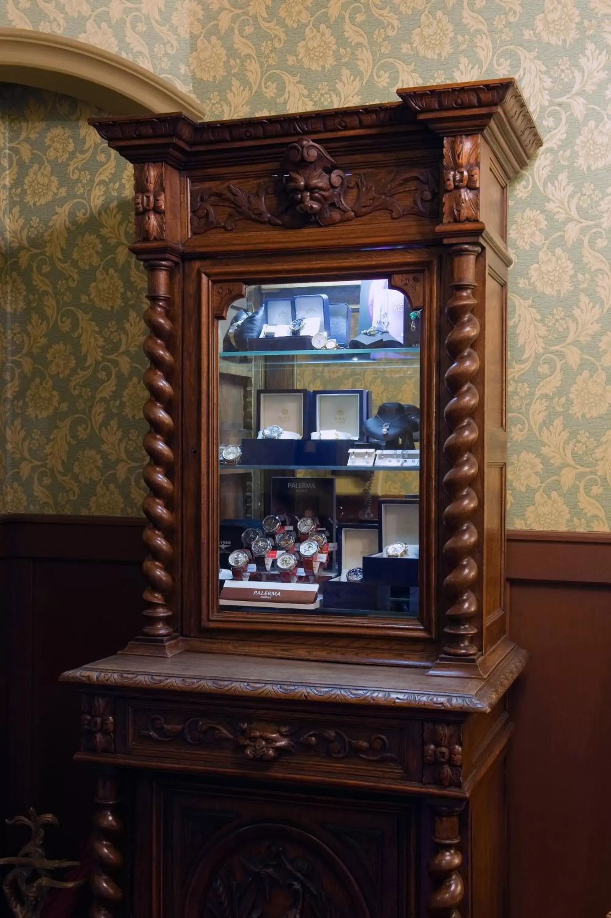 Decorative detail in Hotel Fidder - Patrick's Whisky Bar