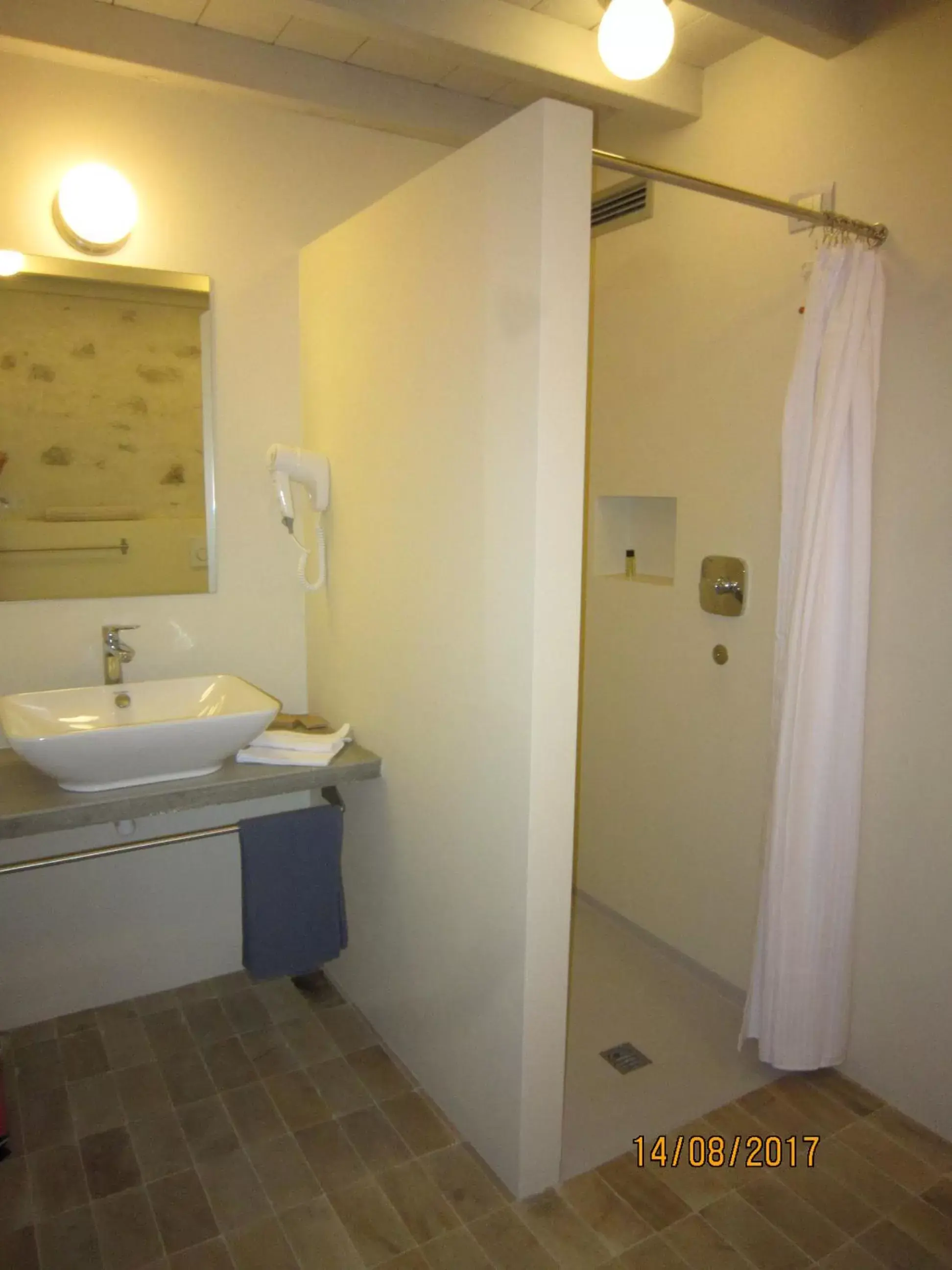Shower, Bathroom in Casa Torre Allera