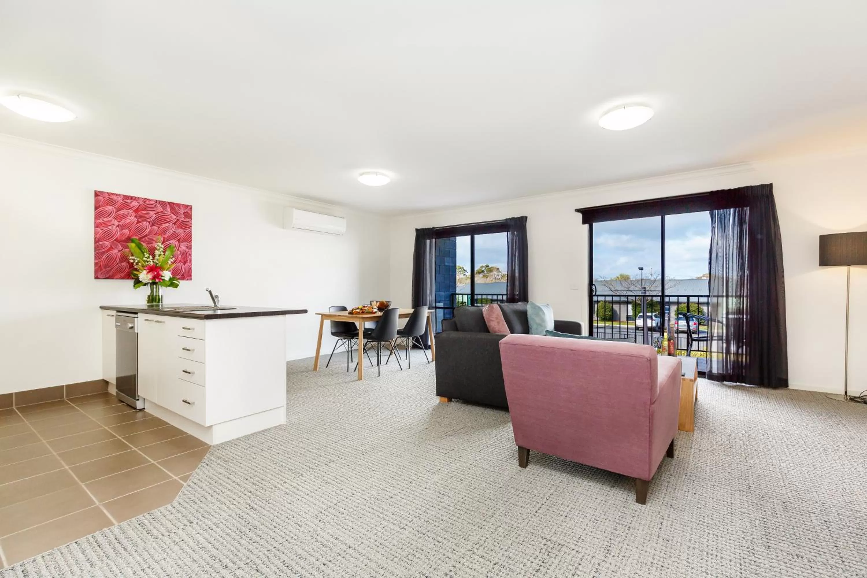 Kitchen or kitchenette in Quest Sale