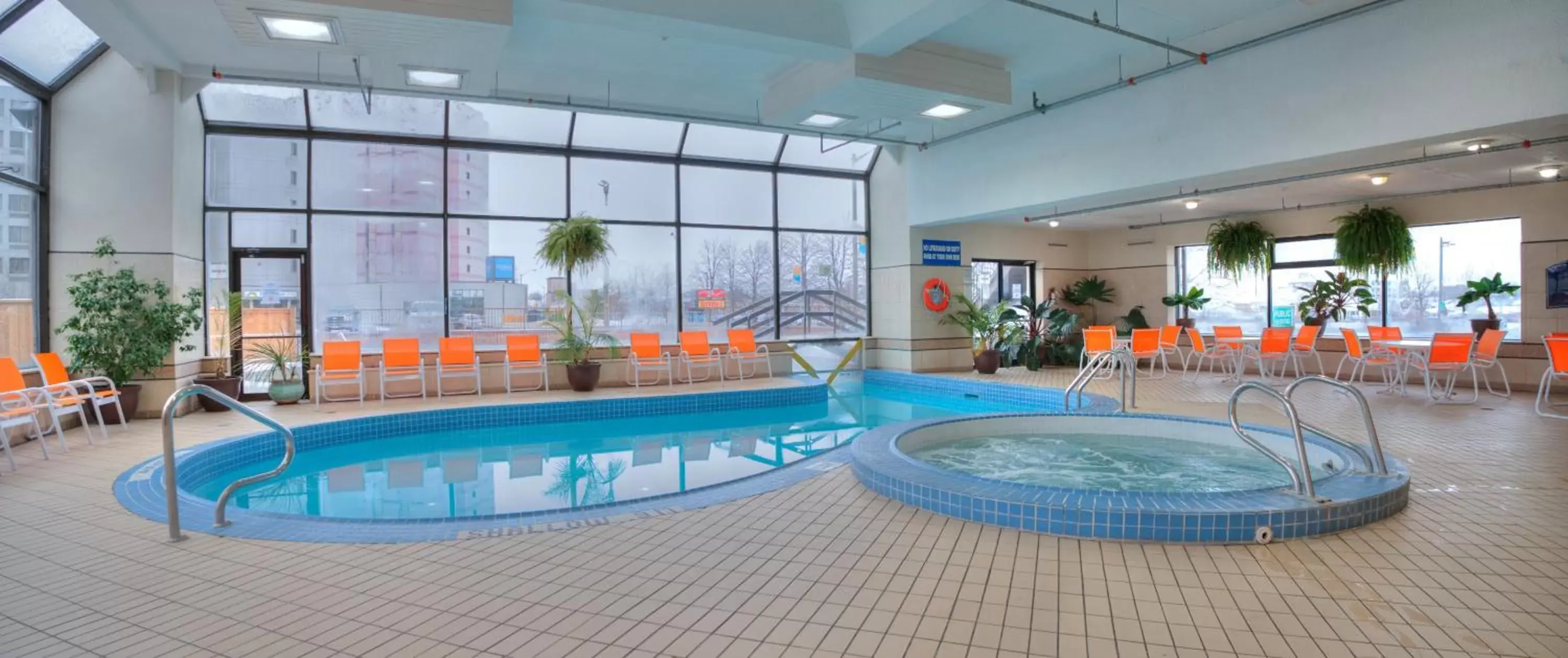 Swimming Pool in Howard Johnson Plaza by Wyndham by the Falls Niagara Falls