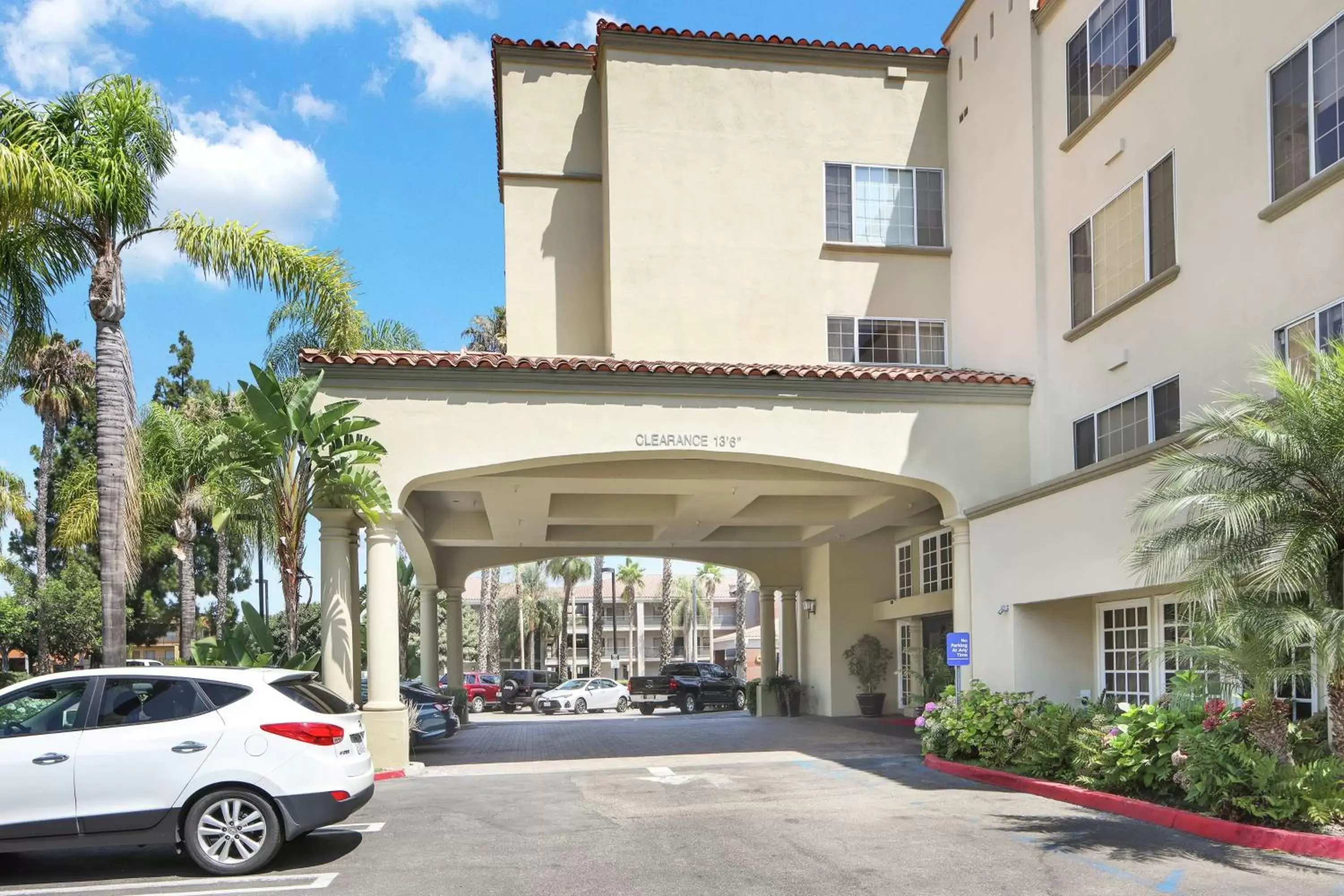 Property Building in Hampton Inn & Suites Santa Ana/Orange County Airport