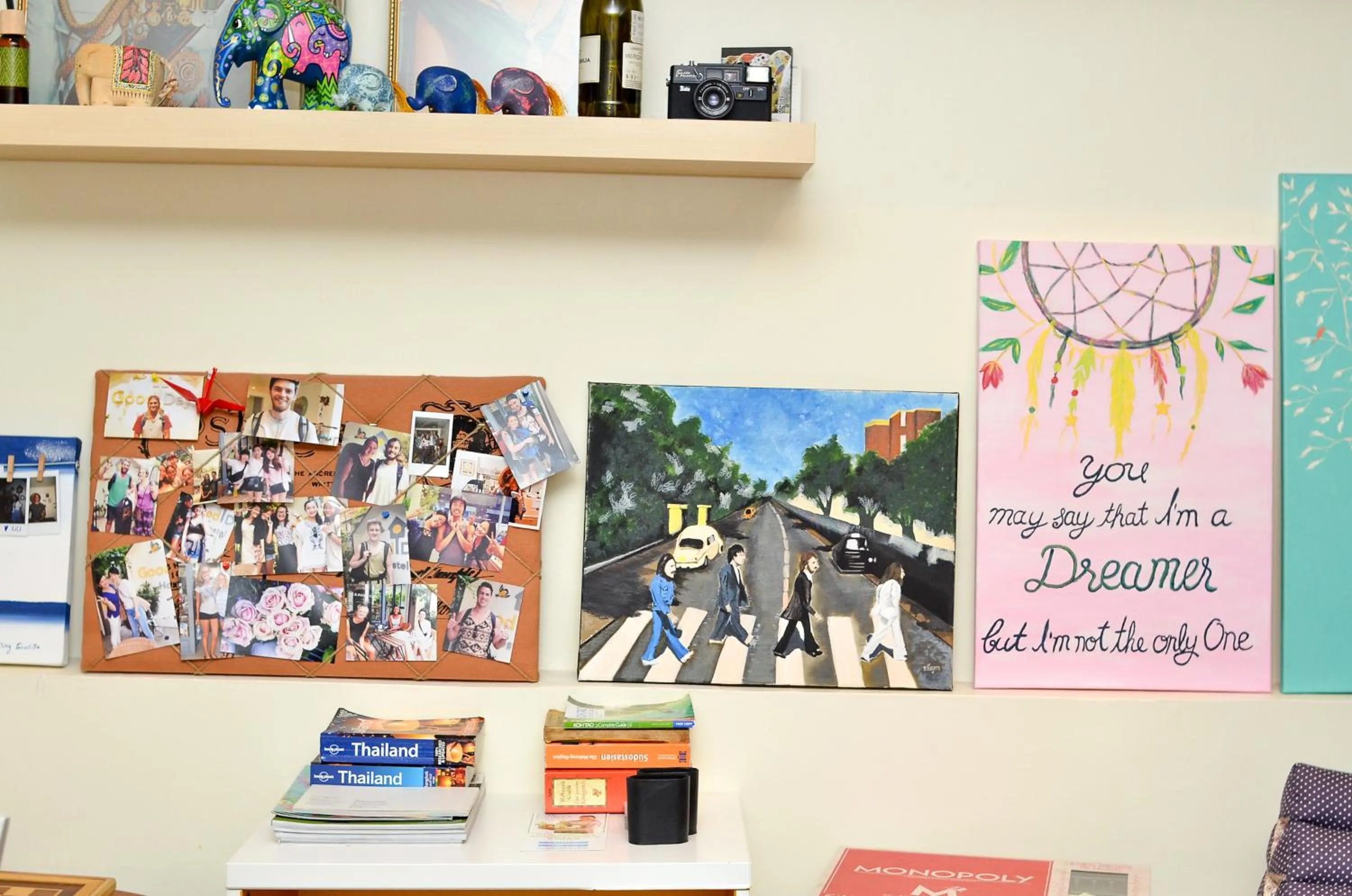 Communal lounge/ TV room in Good Day Hostel