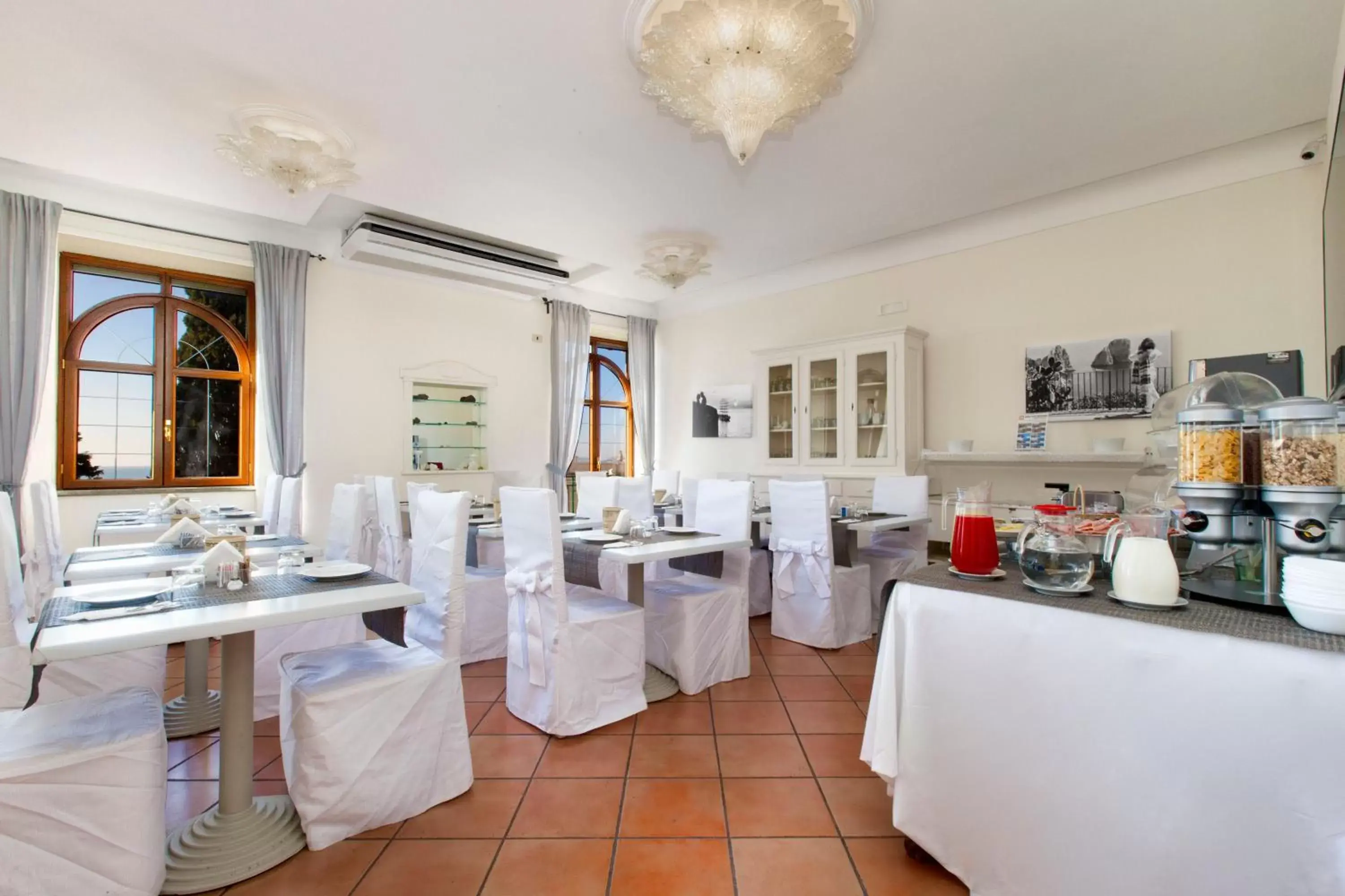 Restaurant/places to eat in Hotel Herculaneum Restaurant/places to eat in Hotel Herculaneum
