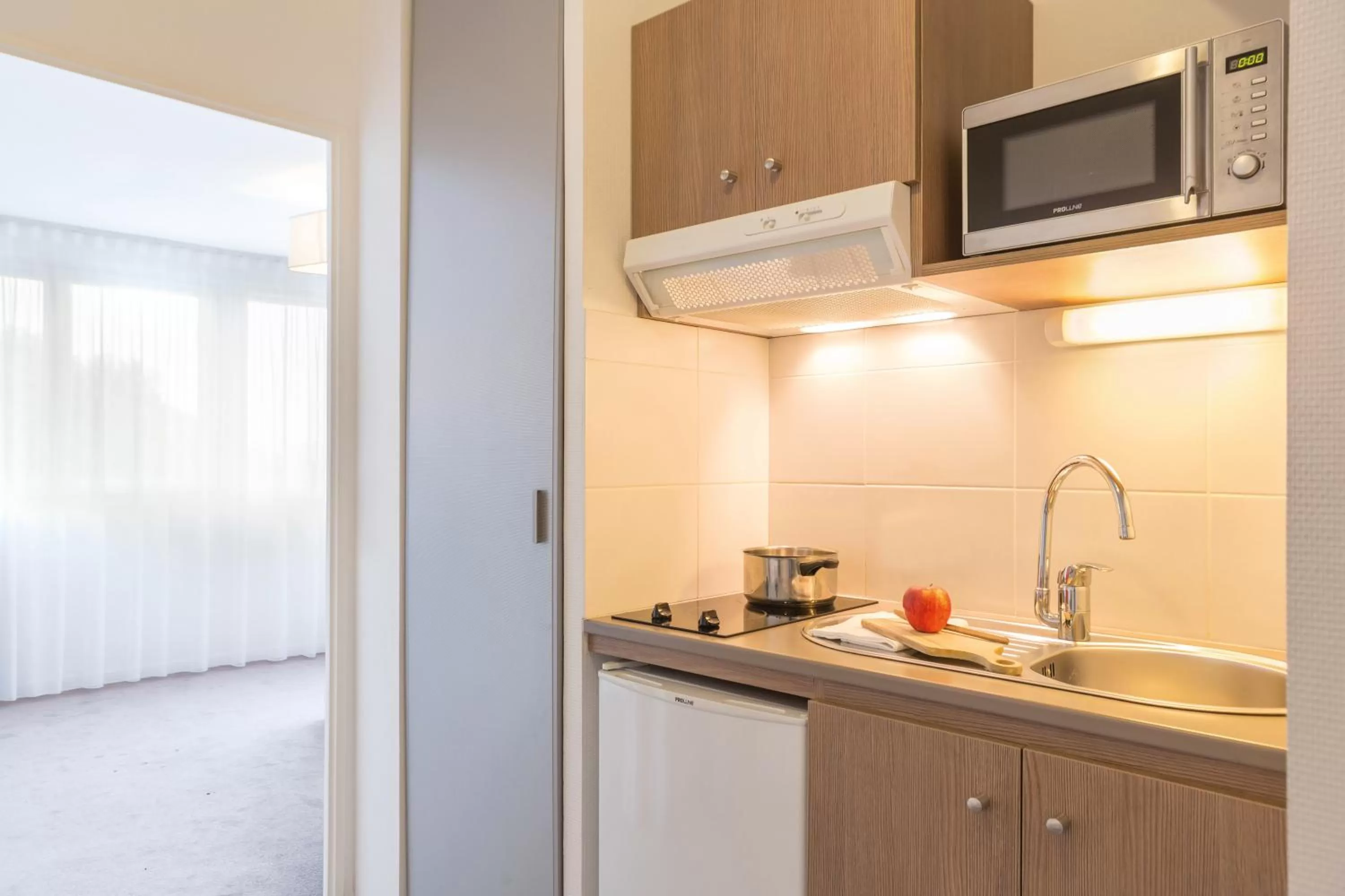 Coffee/tea facilities in Appart'City Confort Amiens Gare