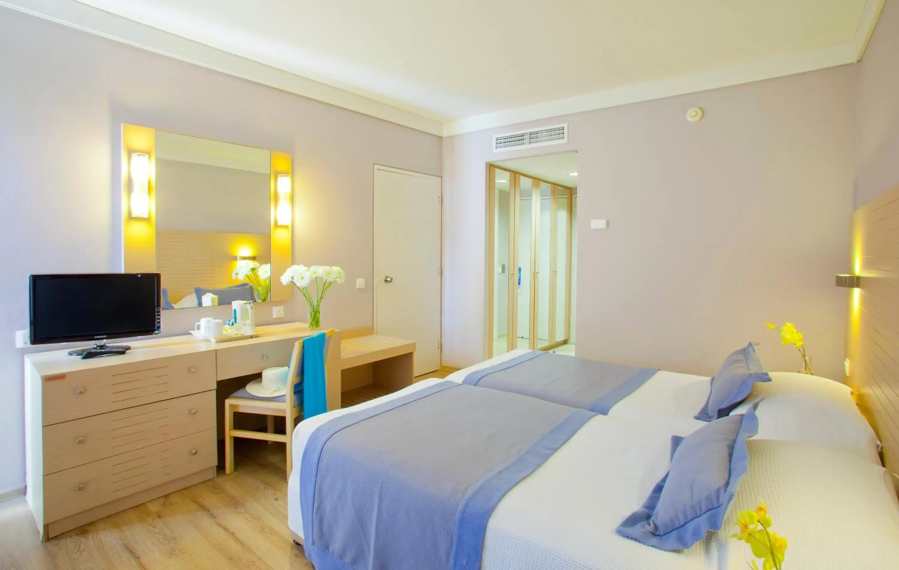Bedroom, Bed in Louis Ledra Beach