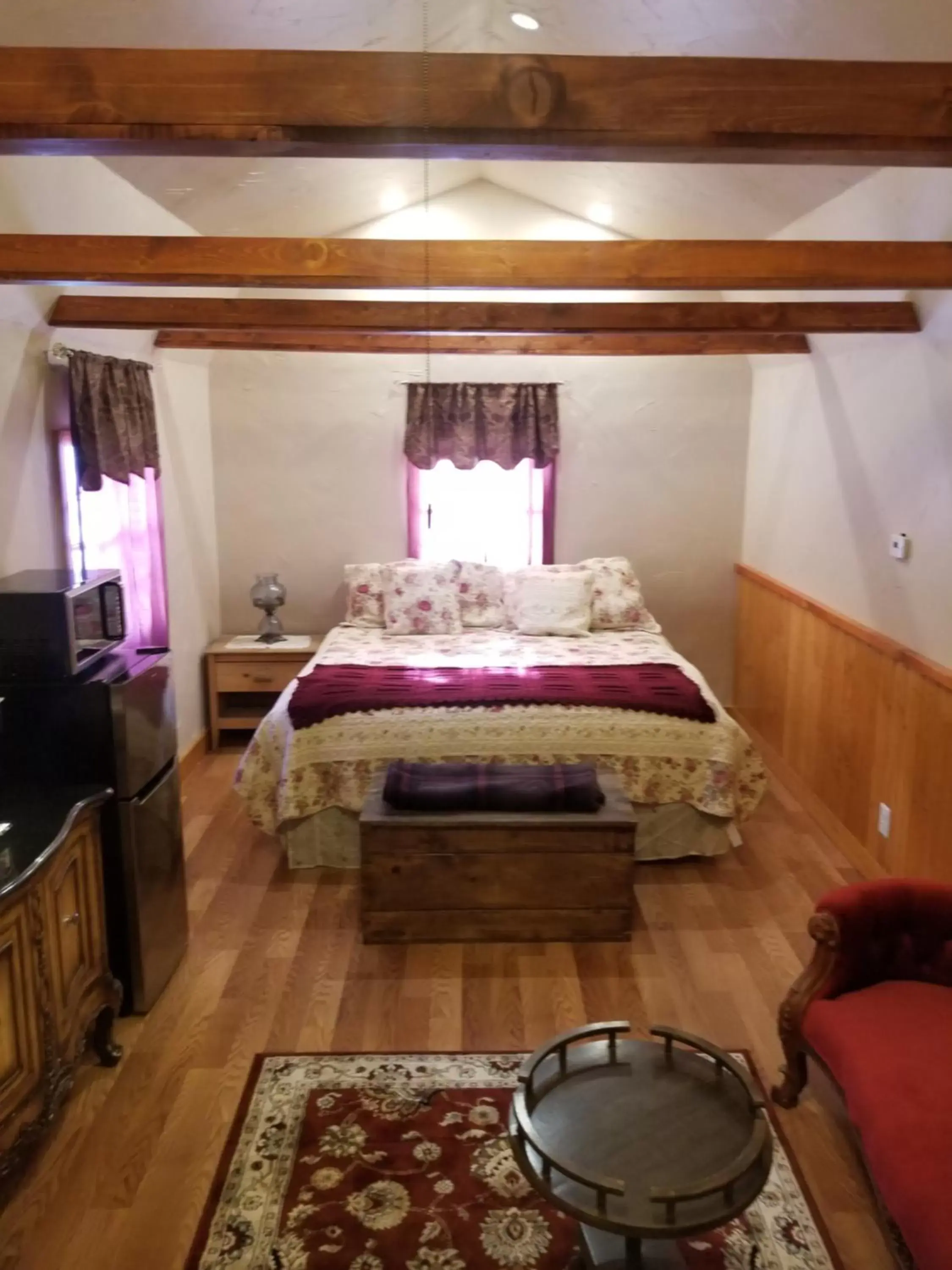 Photo of the whole room, Bed in Lonesome Dove Ranch