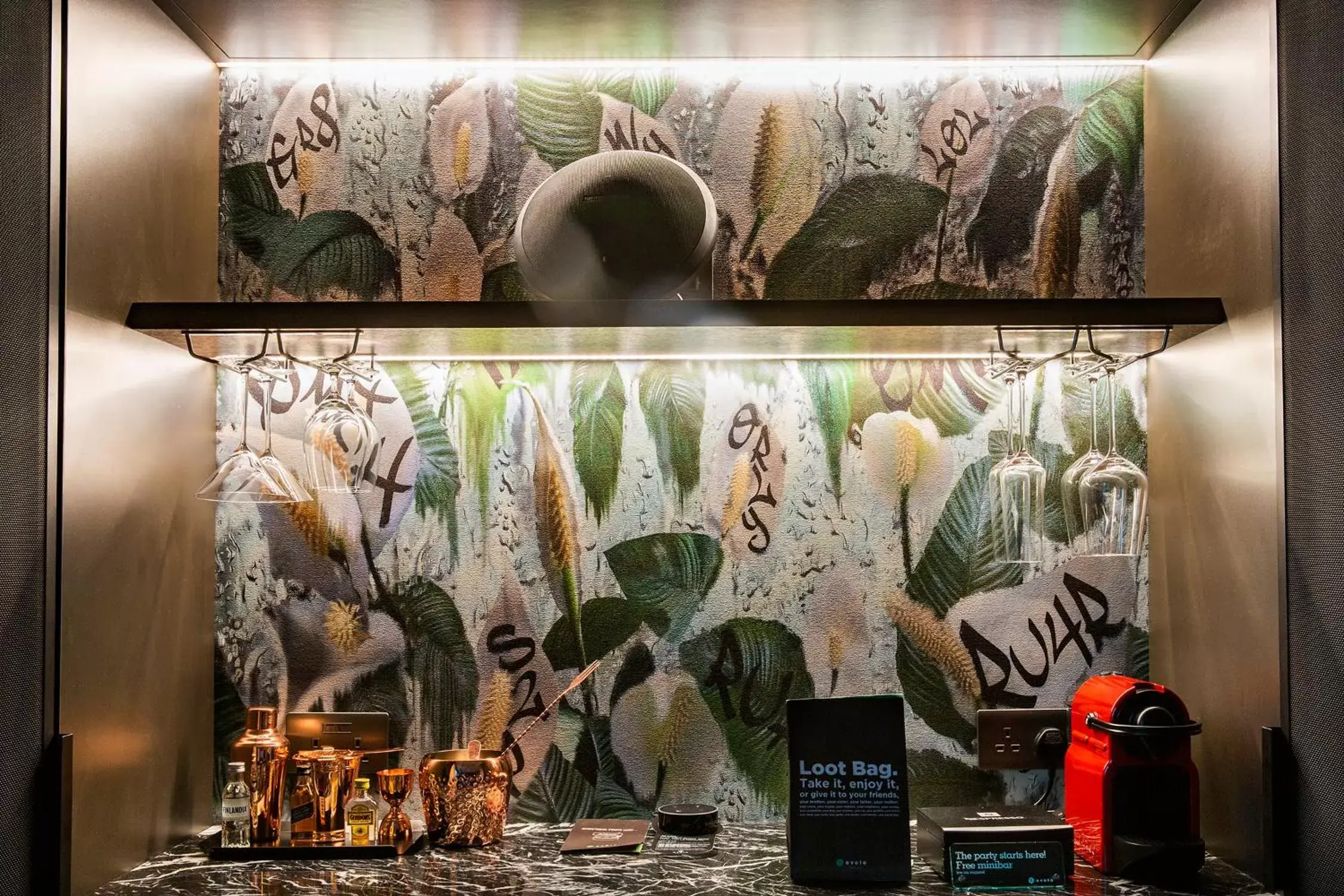 Coffee/tea facilities in Ovolo Central