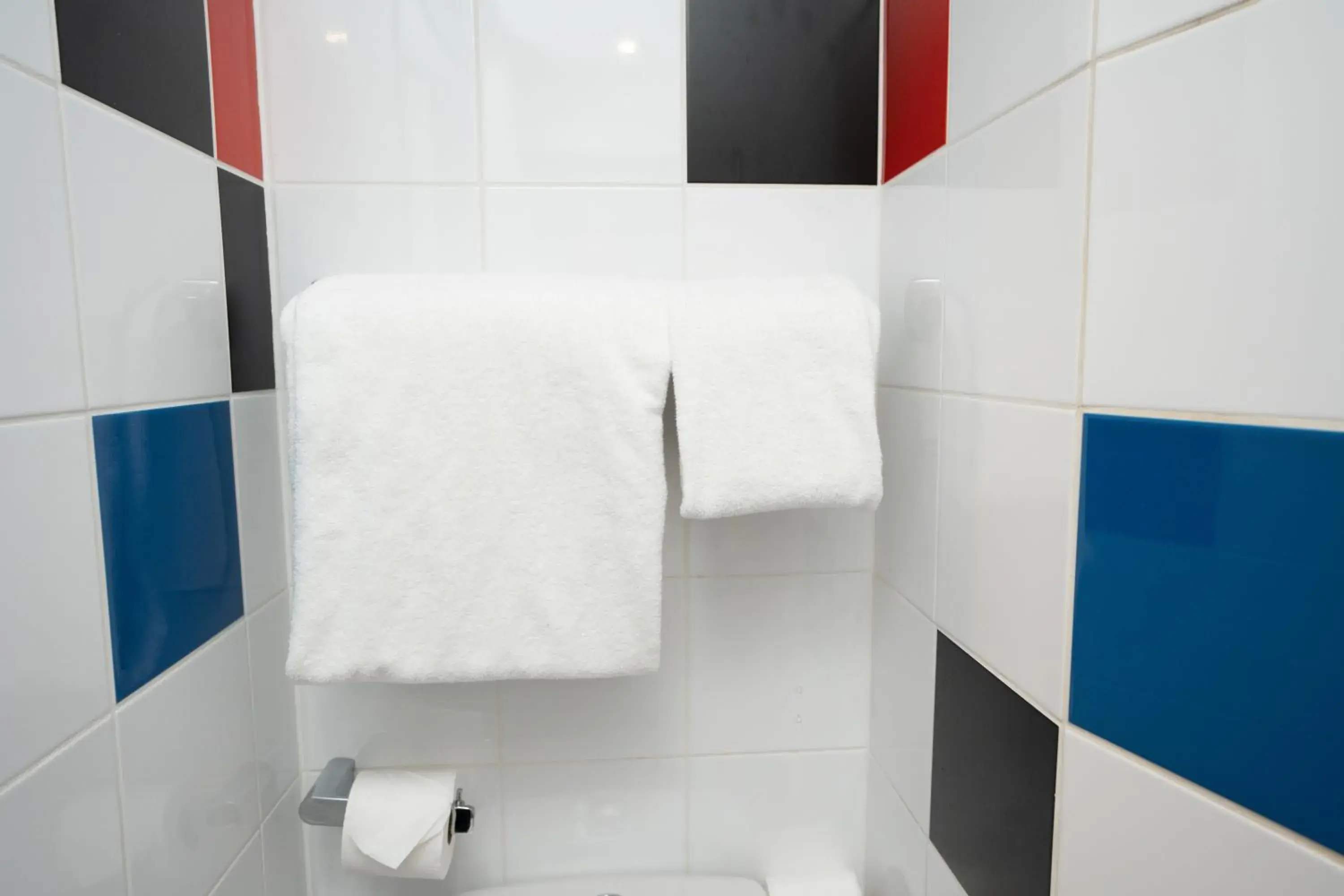Toilet, Bathroom in Hotel Du Mont Dore Batignolles