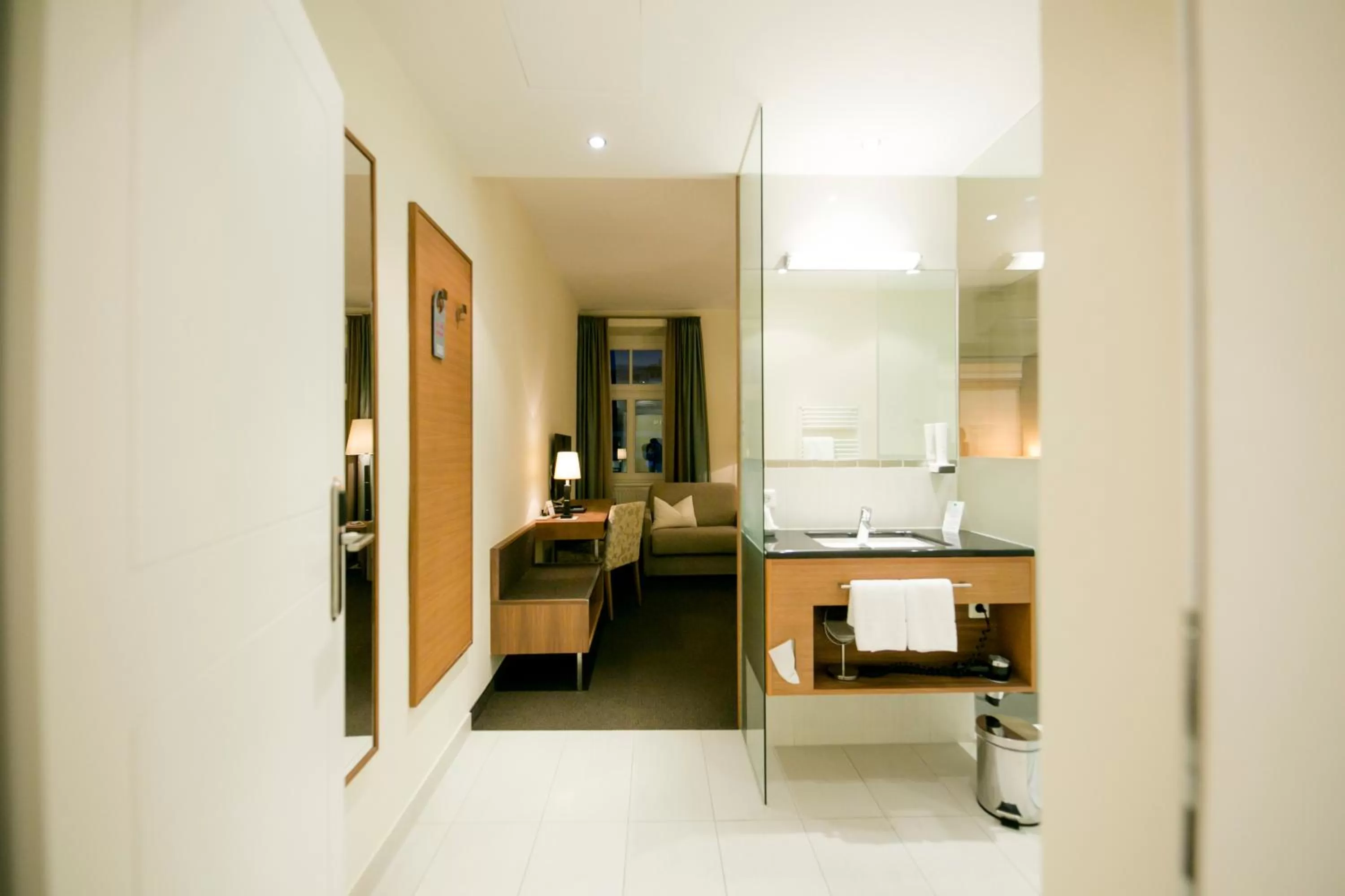 Bathroom, Bed in Hotel Sailer