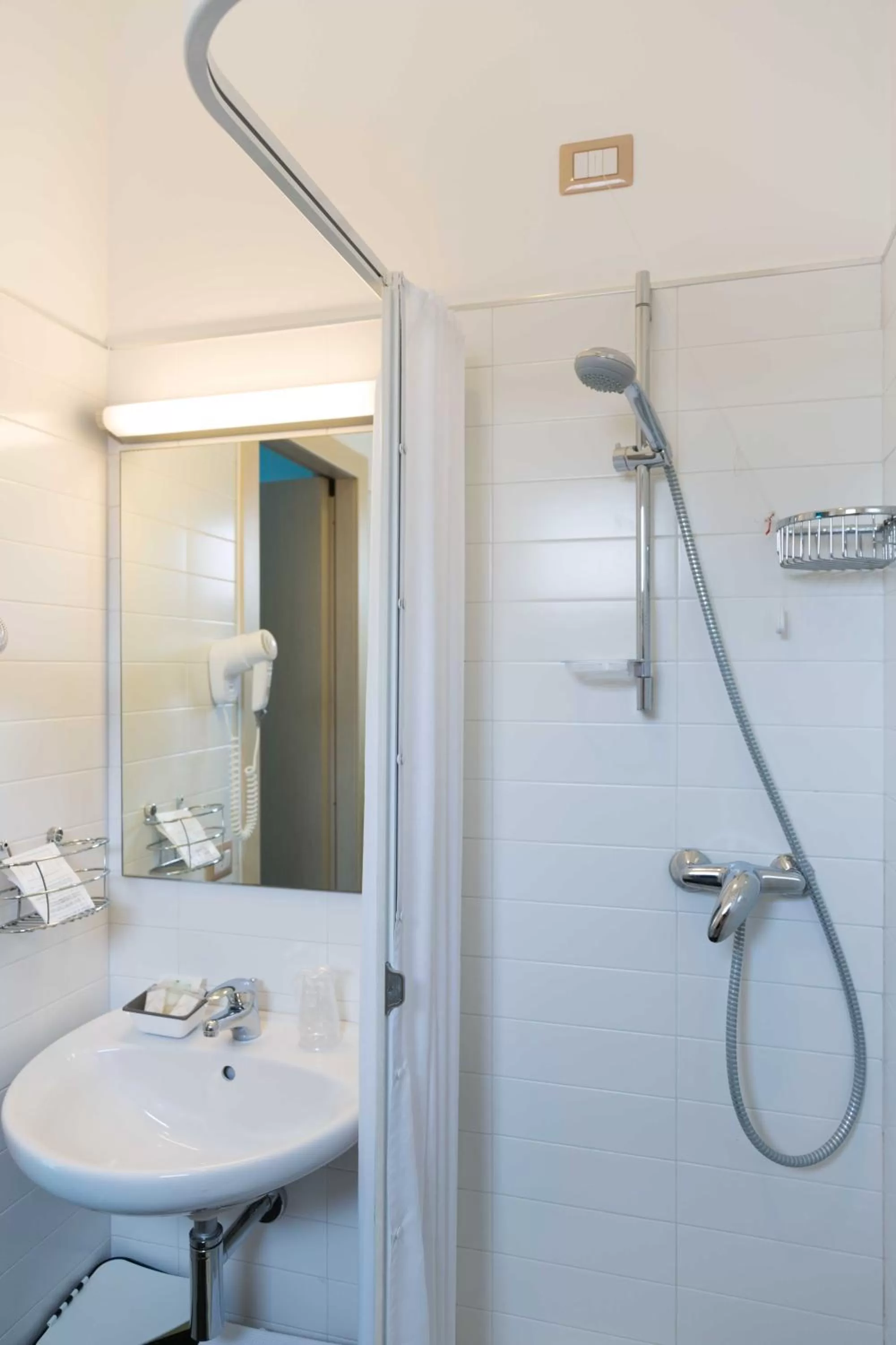 Shower in Hotel Miramare