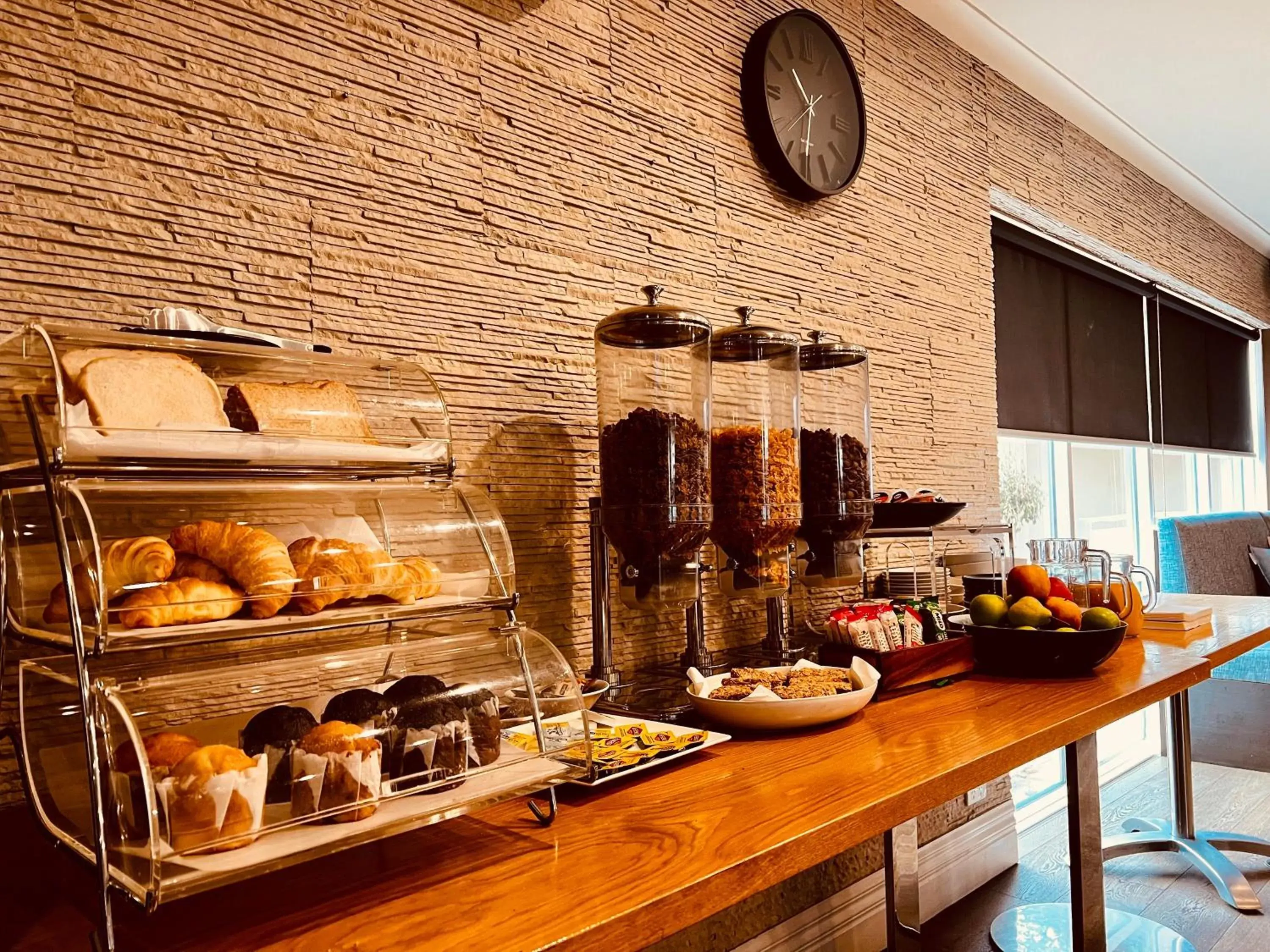 Buffet breakfast, Food in The Waverley International Hotel