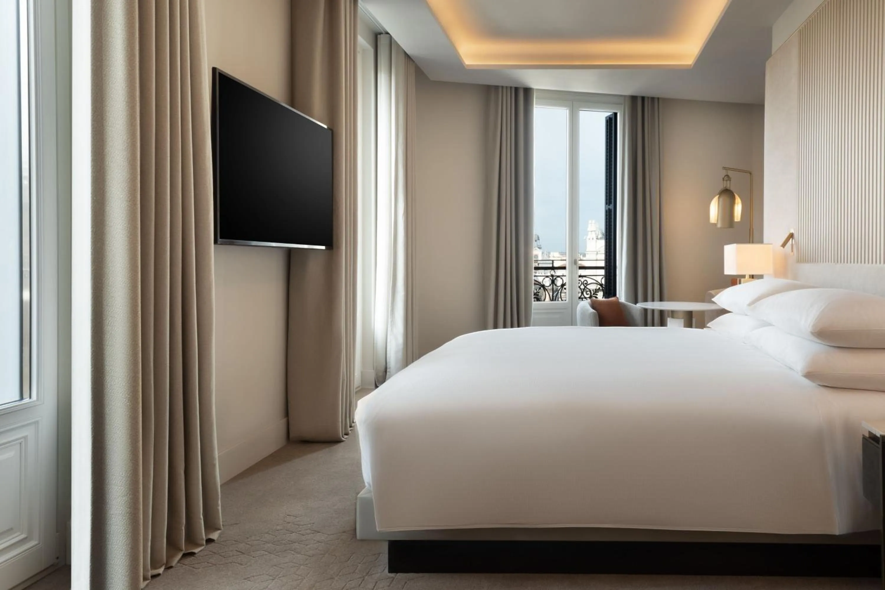 Photo of the whole room, Bed in JW Marriott Hotel Madrid