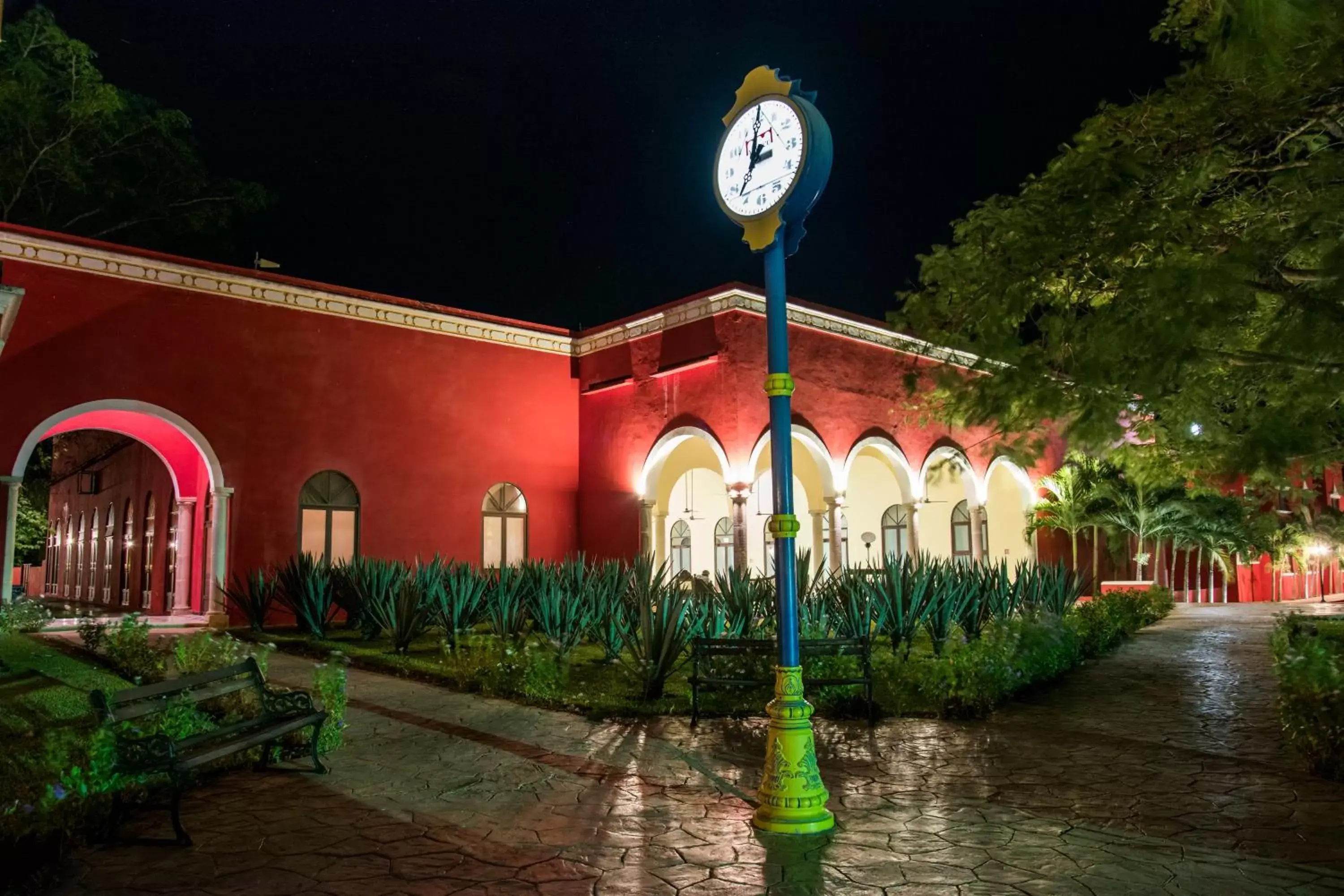 Facade/entrance, Property Building in Hacienda Yabucu