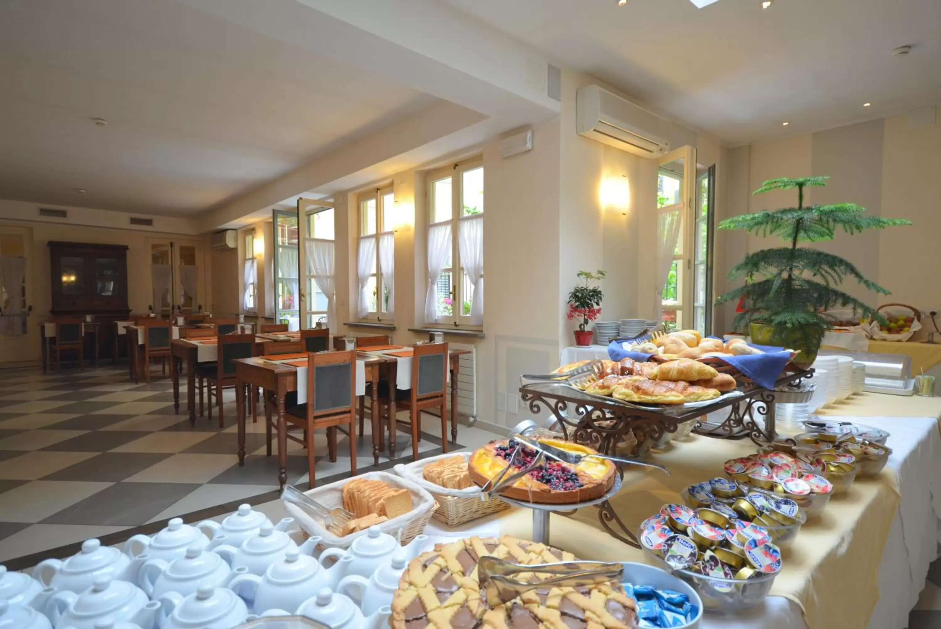 Restaurant/places to eat in Hotel Roma e Rocca Cavour Restaurant/places to eat in Hotel Roma e Rocca Cavour
