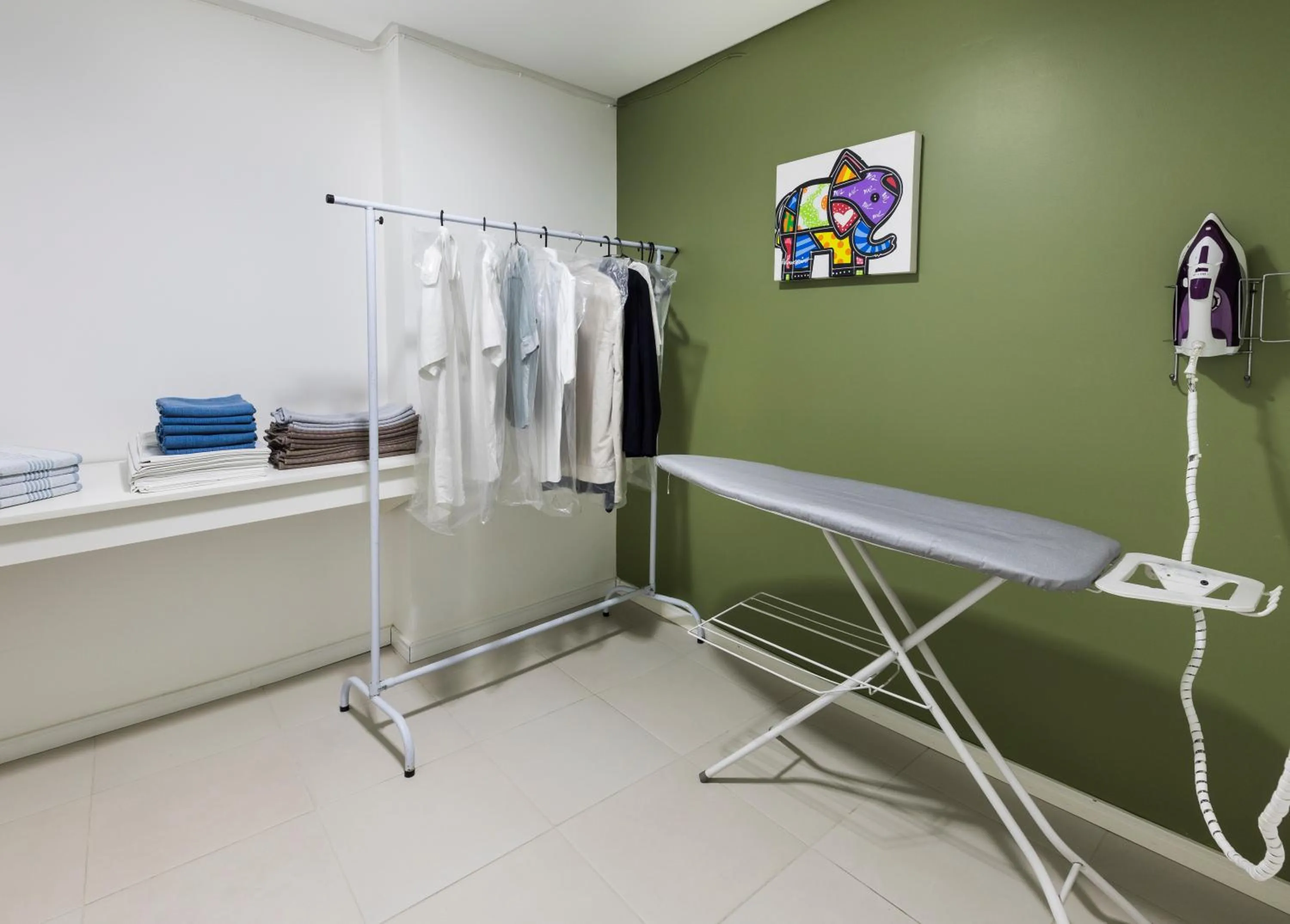 Communal kitchen in Hotel Sibara SPA & Convenções