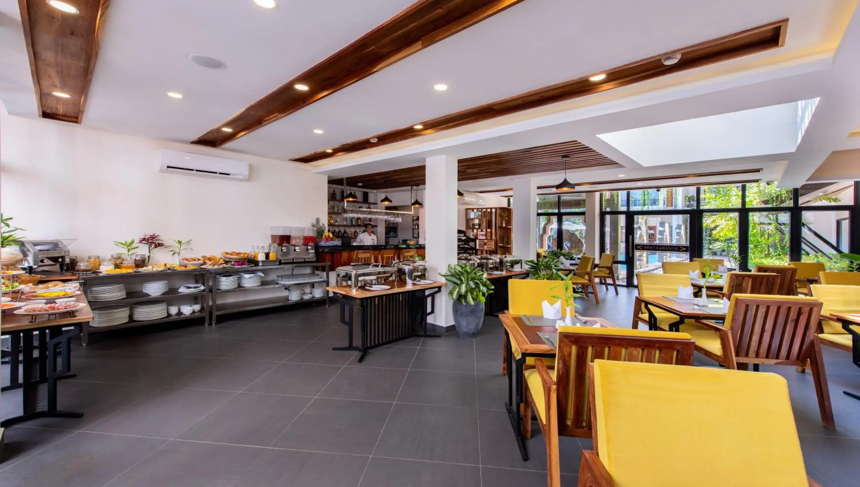 Restaurant/Places to Eat in Araya Angkor Residence