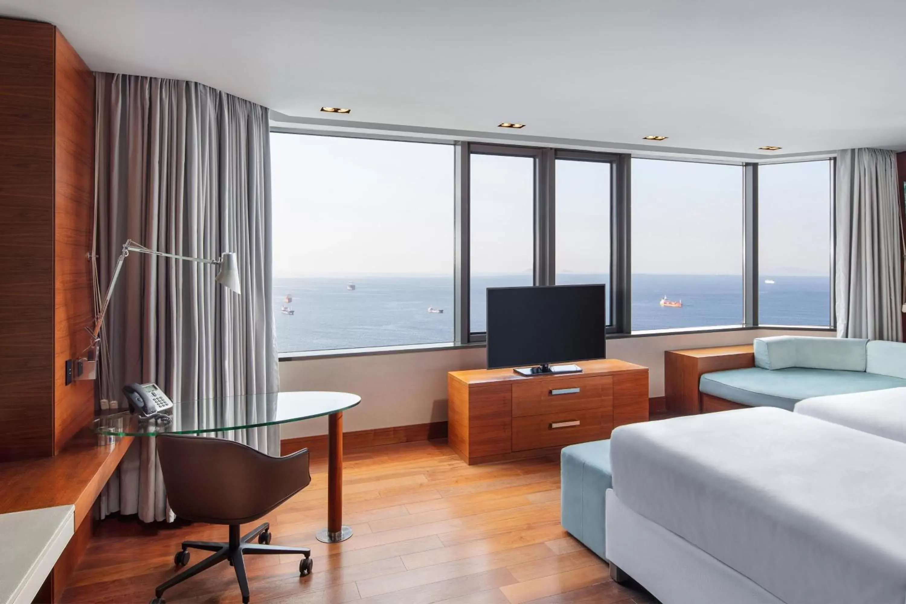 Photo of the whole room in Sheraton Istanbul Atakoy Hotel