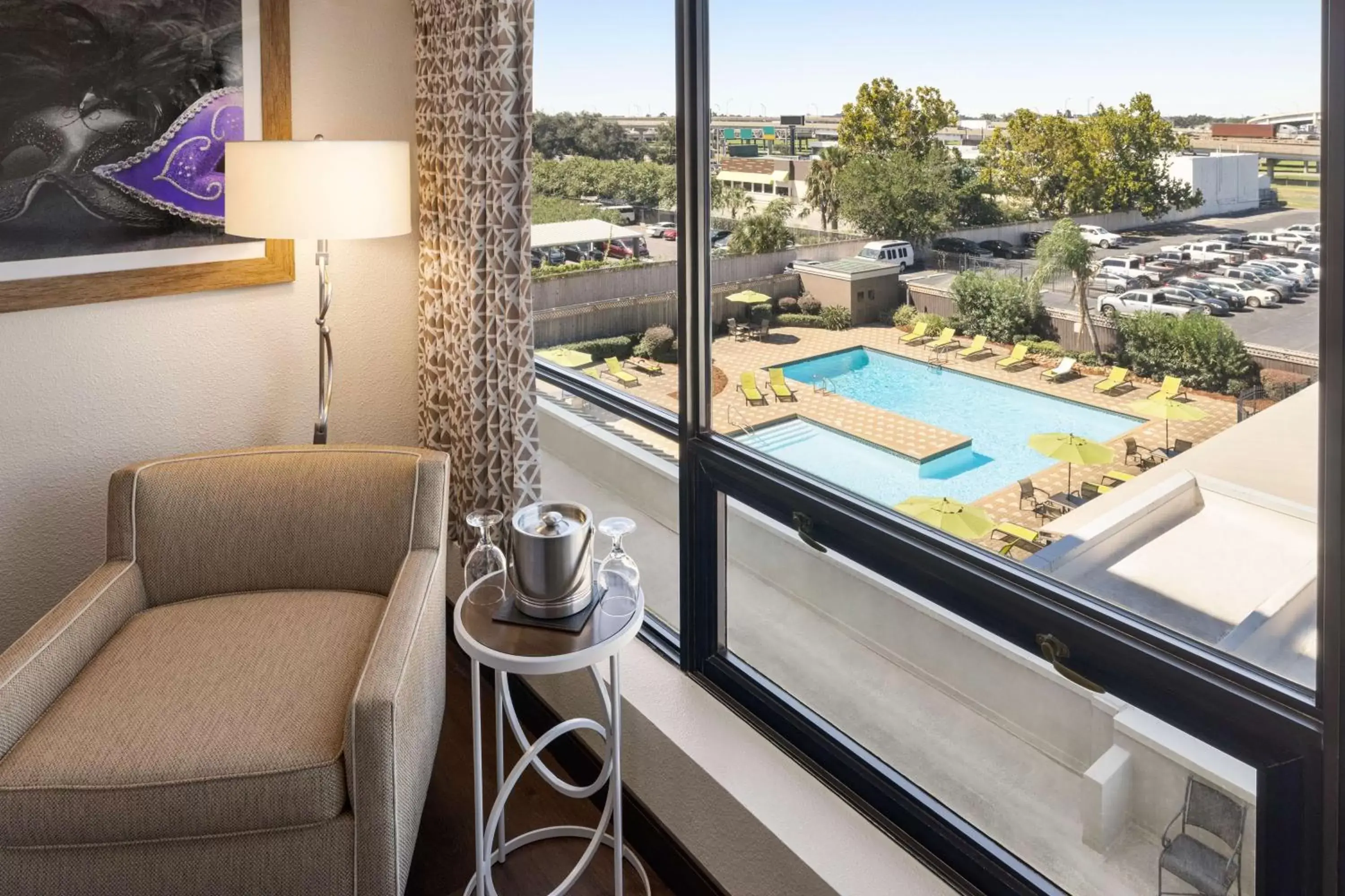 Photo of the whole room, Pool View in DoubleTree by Hilton New Orleans Airport