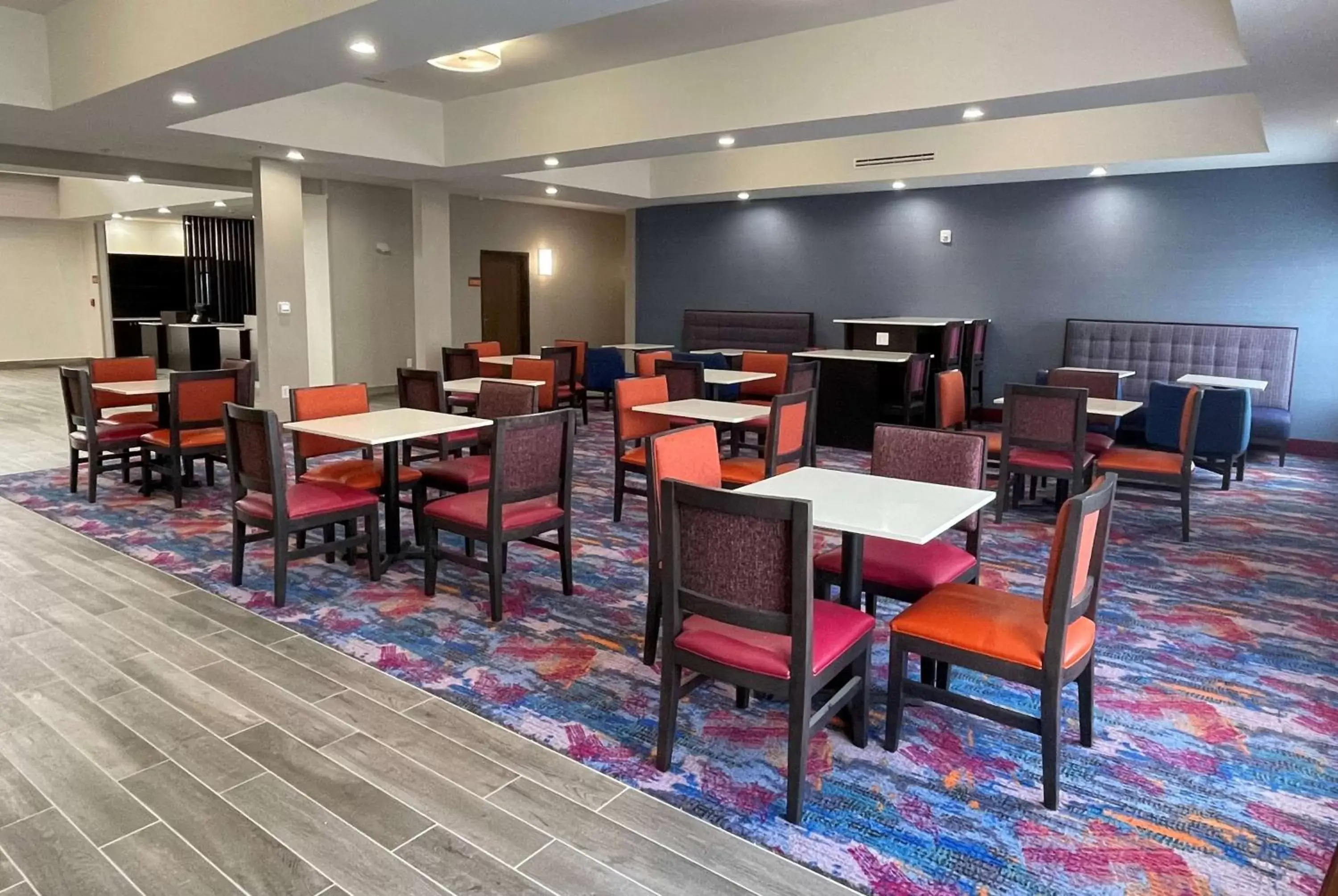 Breakfast in La Quinta Inn and Suites by Wyndham - Schertz Breakfast in La Quinta Inn and Suites by Wyndham - Schertz