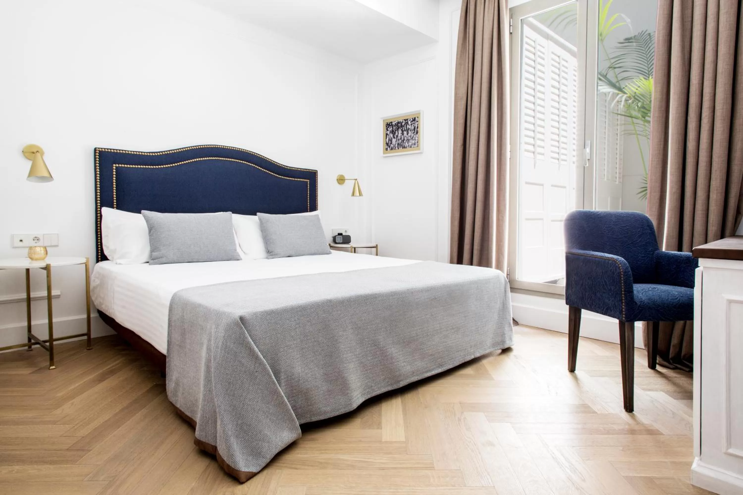 Bed in Hotel Midmost by Majestic Hotel Group