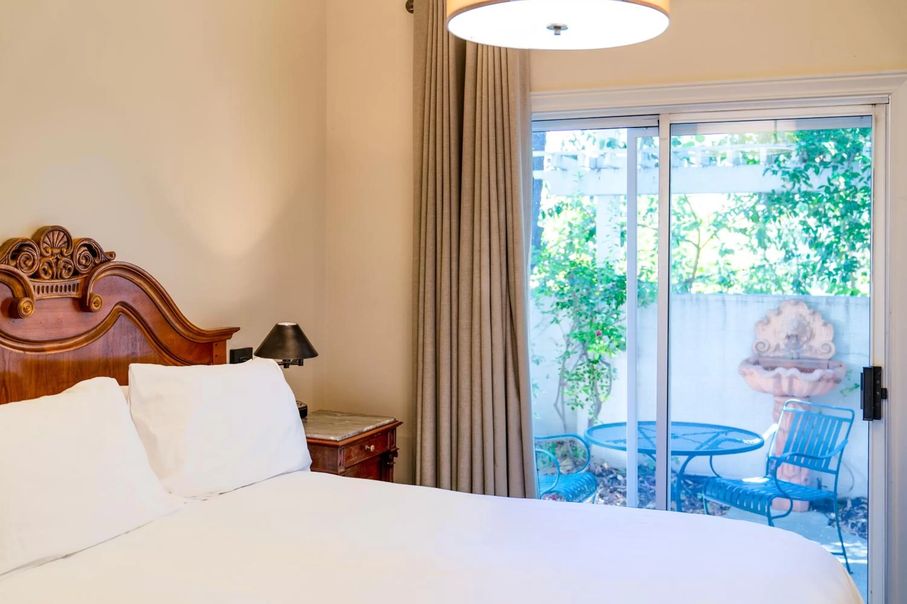 Bedroom, Bed in The Bergson, BW Signature Collection