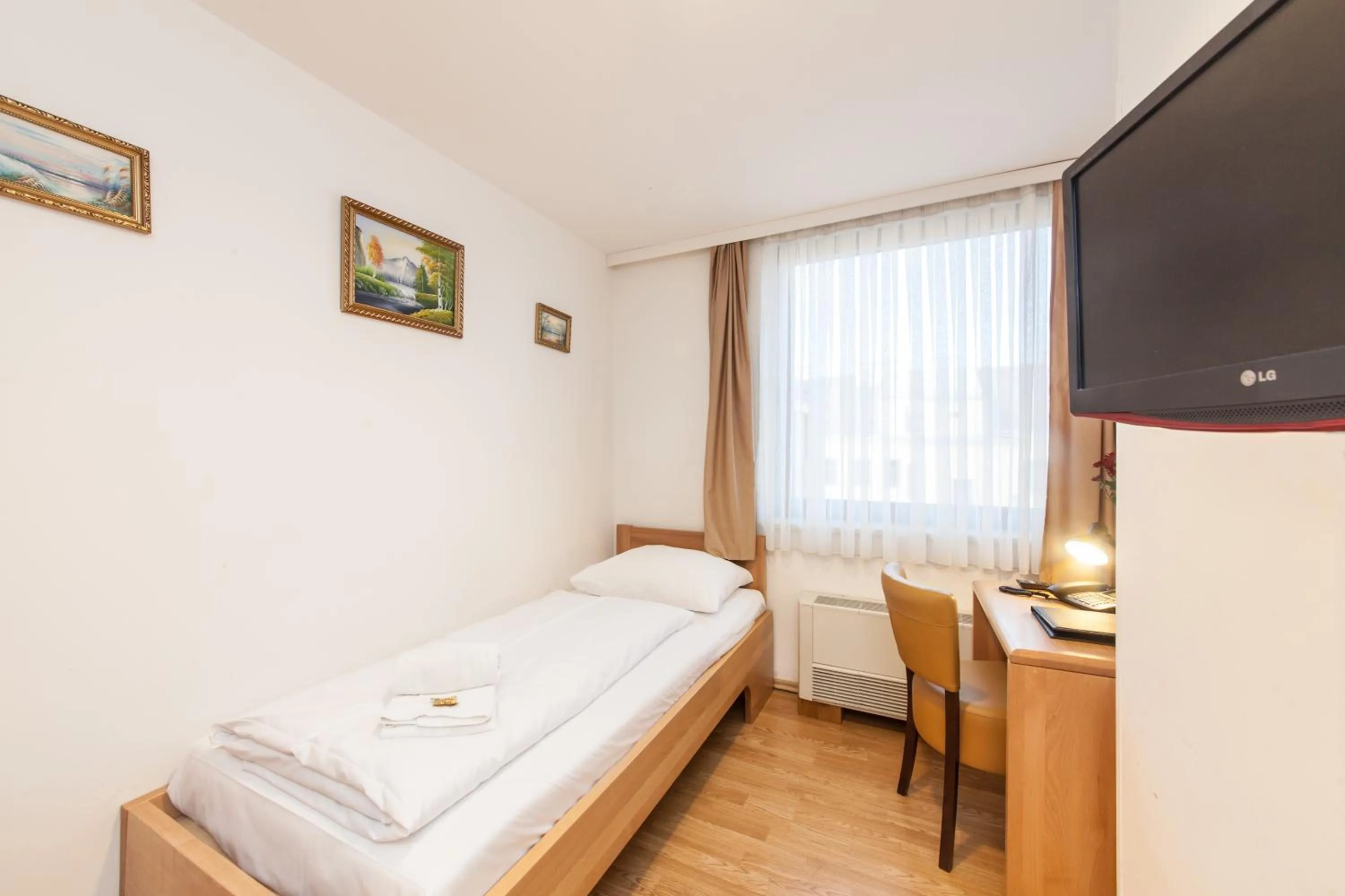 Bed in Hotel Kaffeemühle