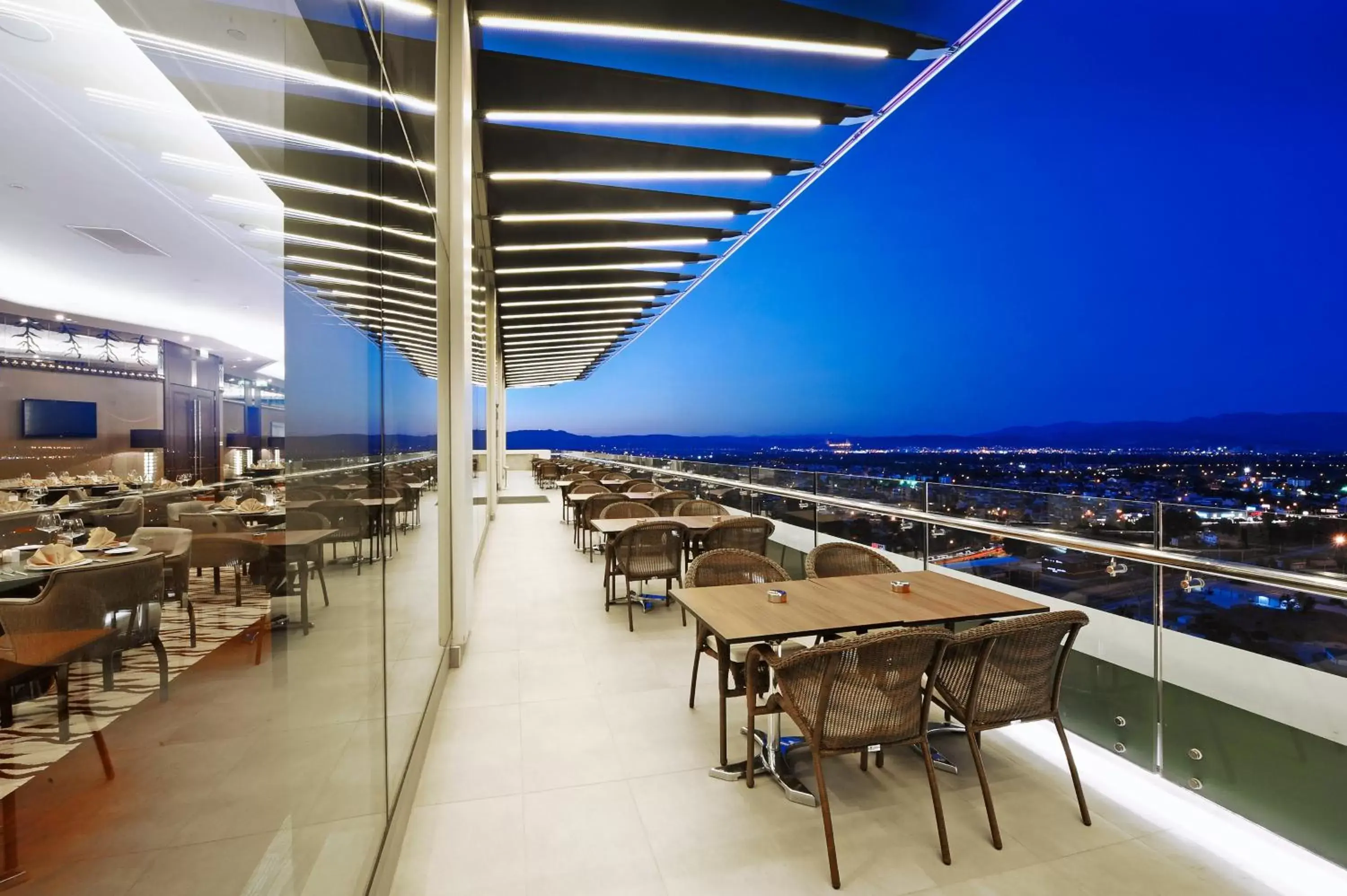 Balcony/Terrace, Restaurant/Places to Eat in Crowne Plaza Bursa Convention Center & Thermal Spa, an IHG Hotel