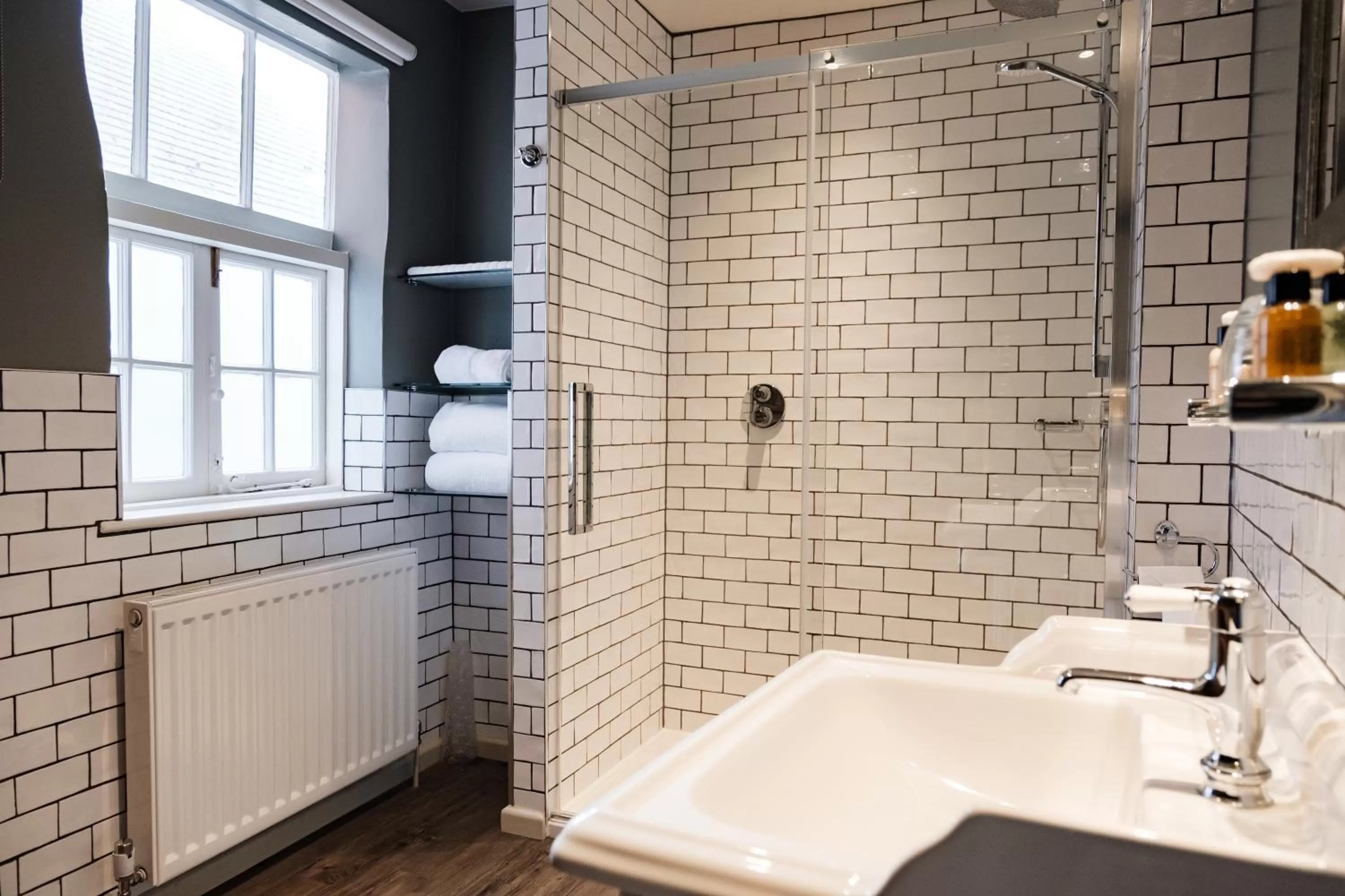 Bathroom in Wykeham Arms