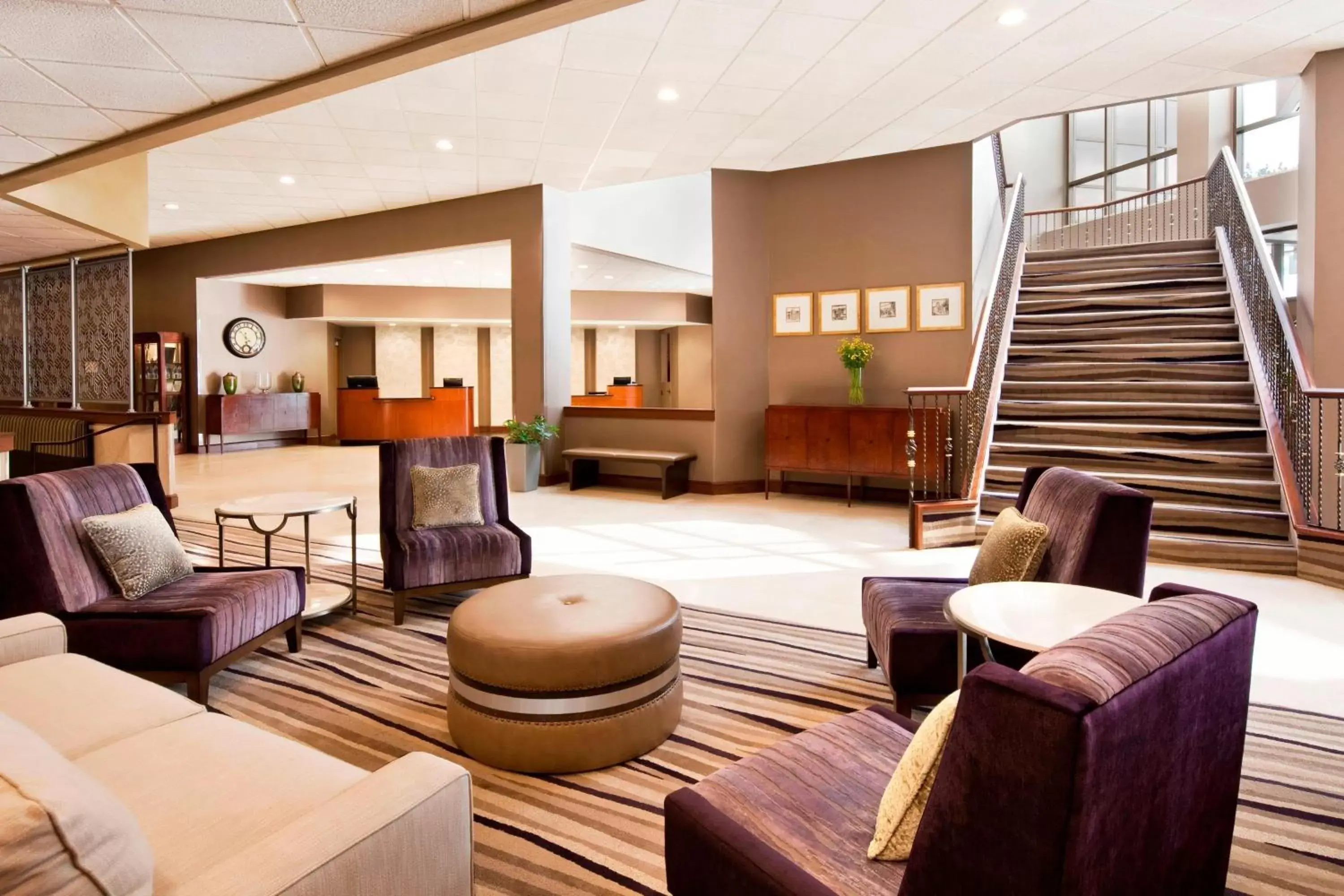 Lobby or reception, Lobby/Reception in Sheraton Syracuse University Hotel and Conference Center