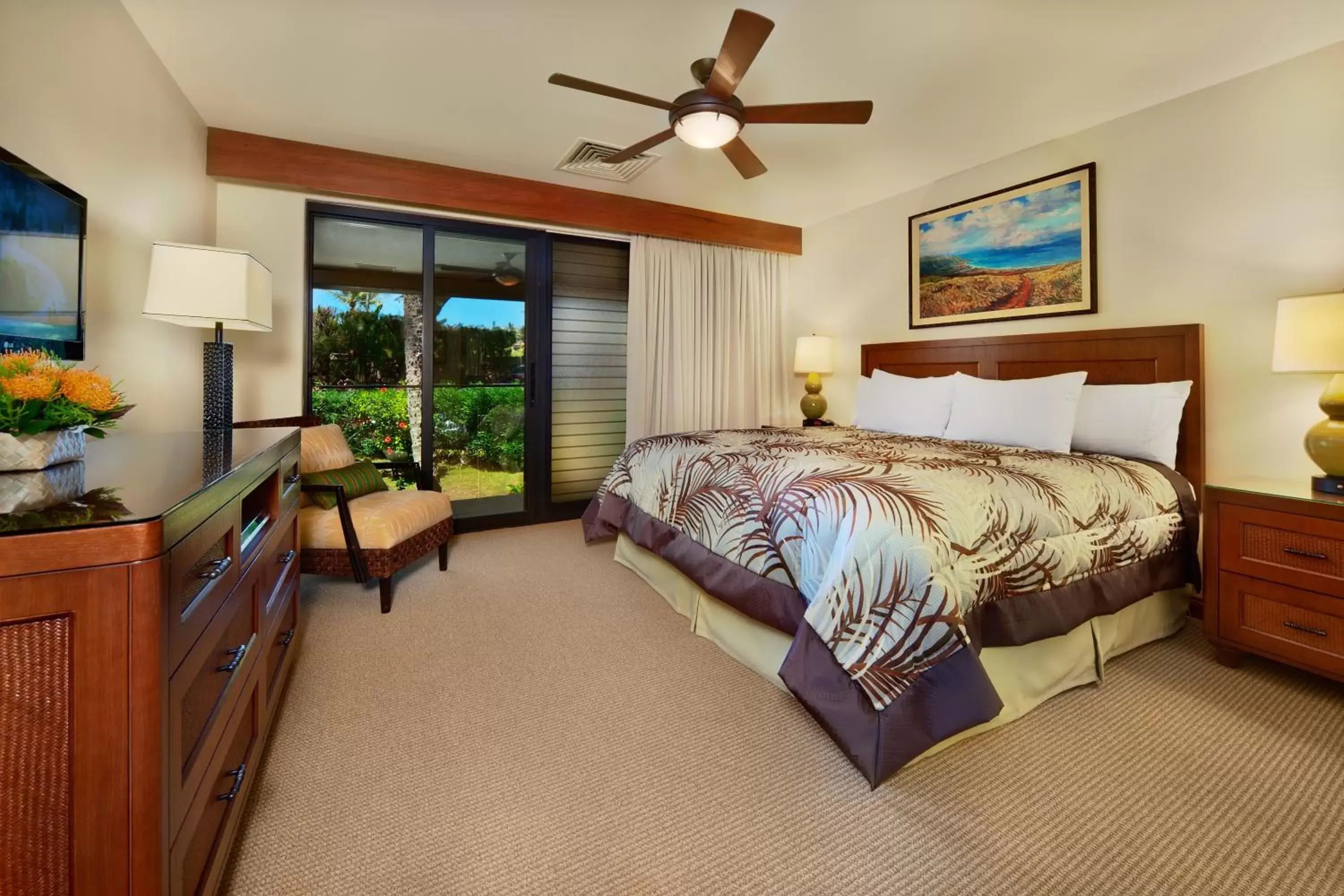 Photo of the whole room in Napili Kai Beach Resort