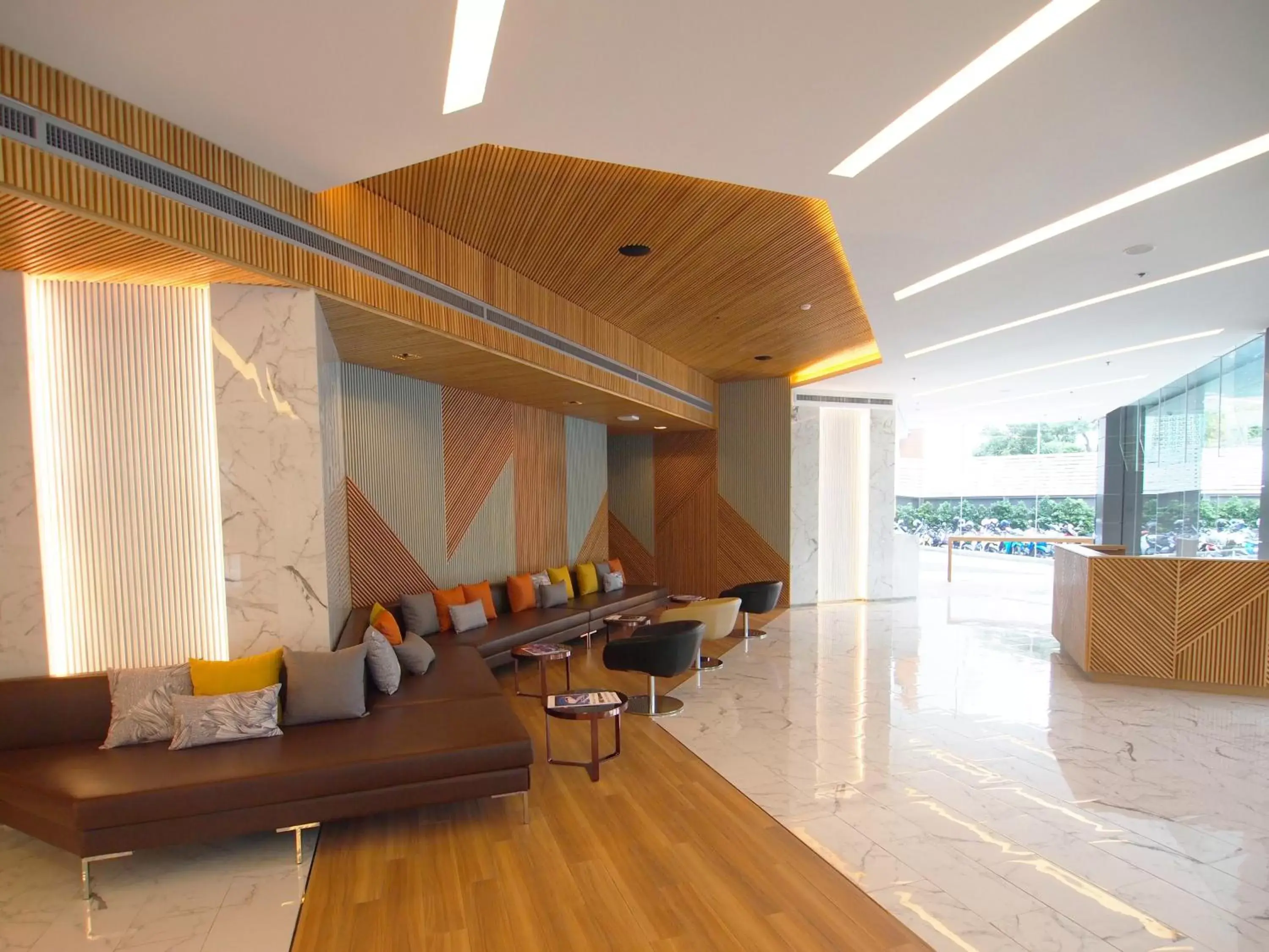 Lobby or reception in The Quarter Ari by UHG
