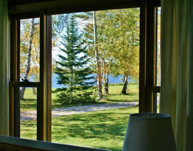 Lake view in Historic Birch Lodge and Motel