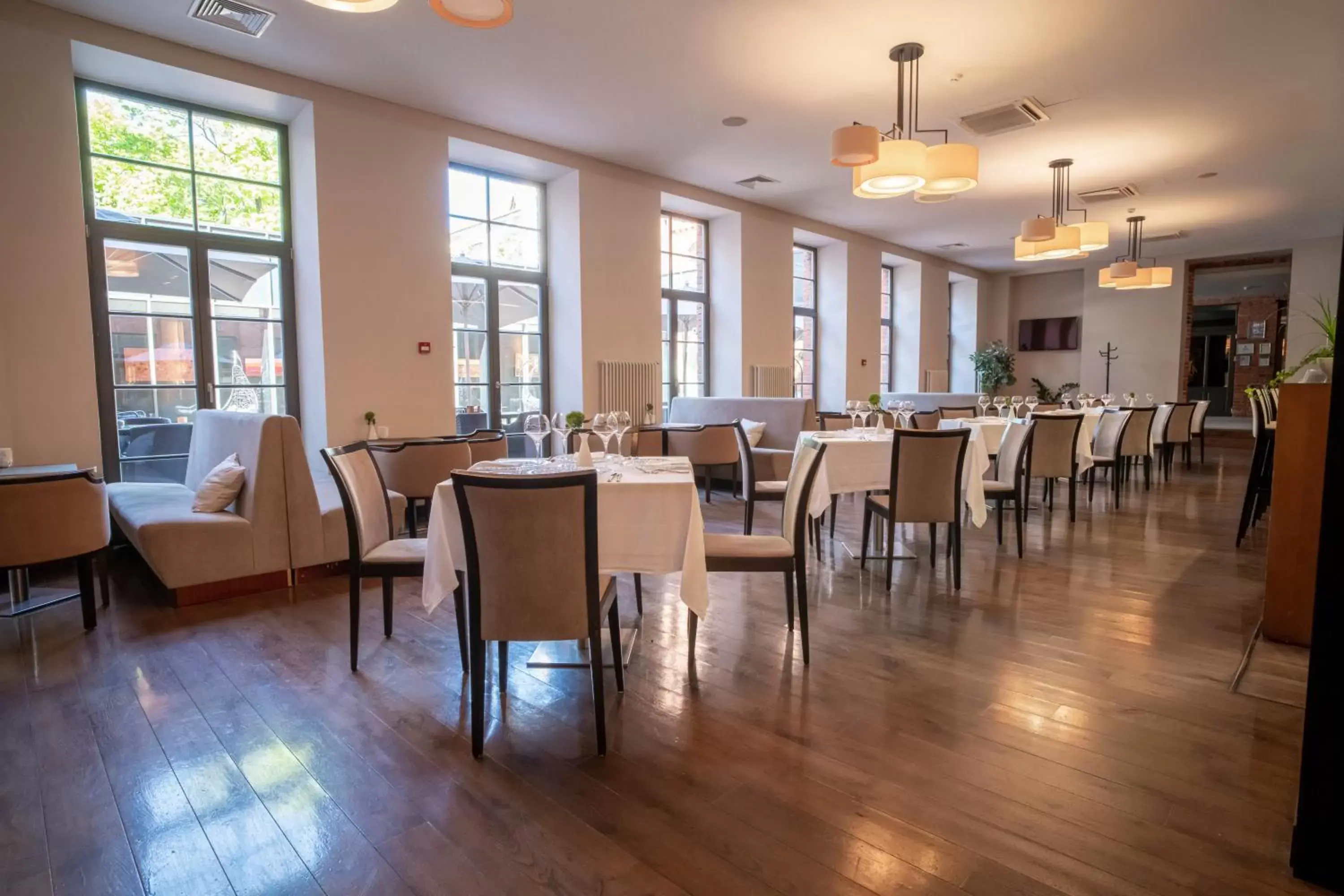 Lounge or bar, Restaurant/Places to Eat in VICTORIA Hotel Kaunas