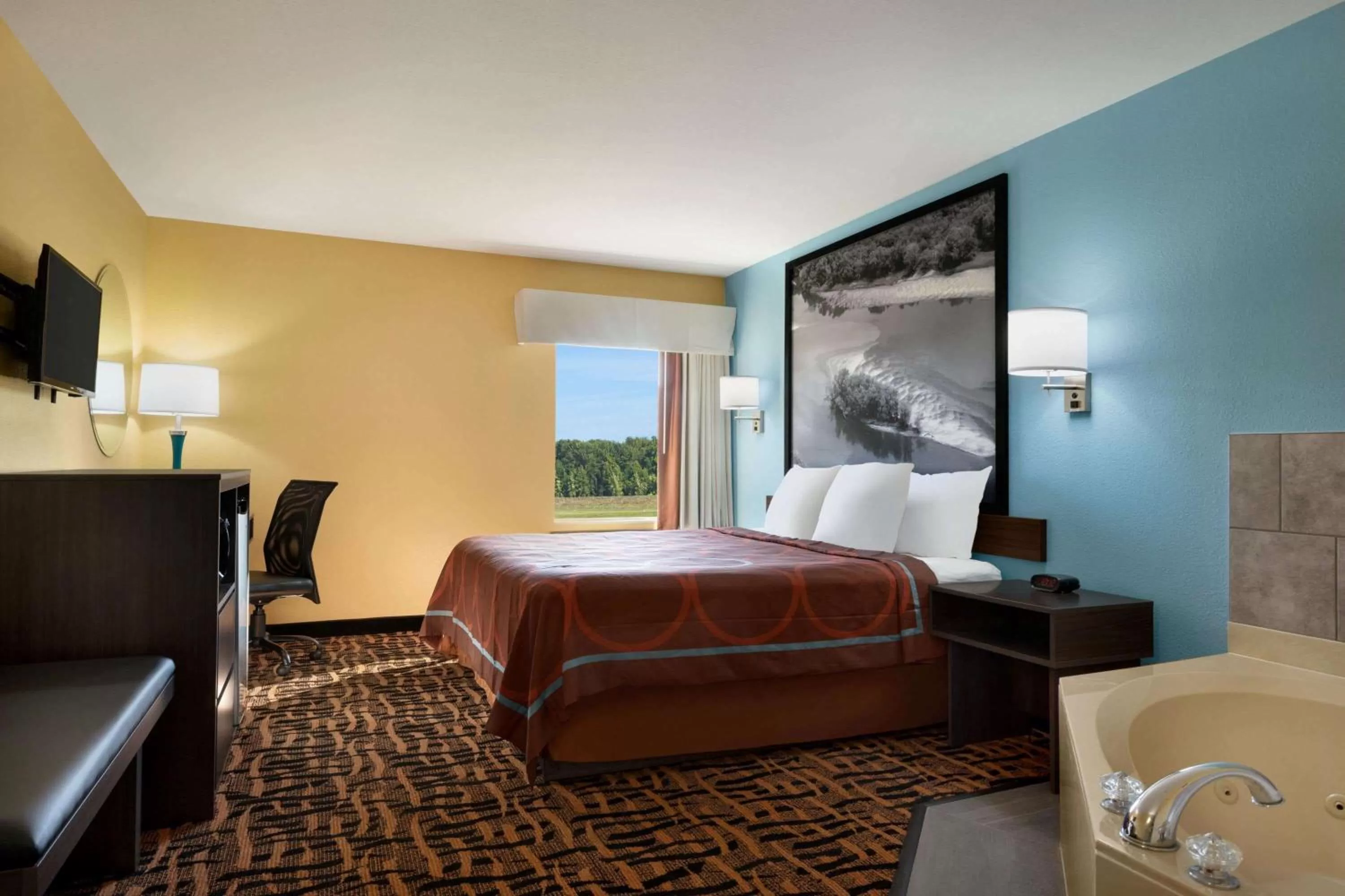 Photo of the whole room in Super 8 by Wyndham Olive Branch