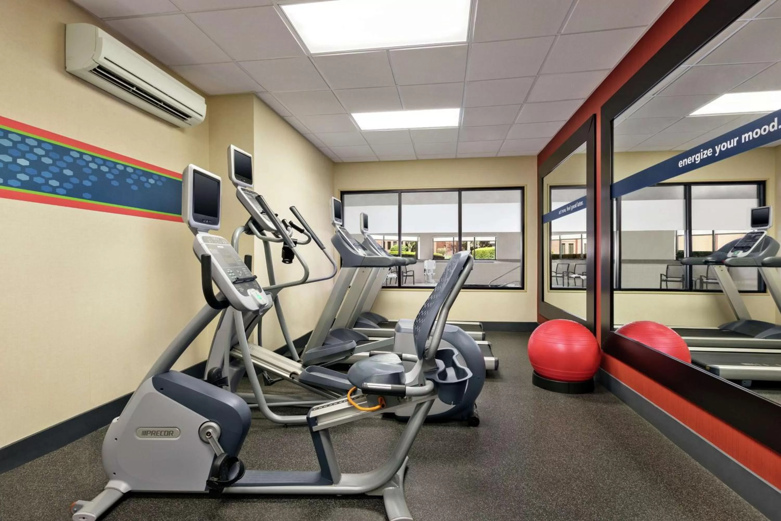 Fitness centre/facilities in Hampton Inn & Suites Frederick/Fort Detrick
