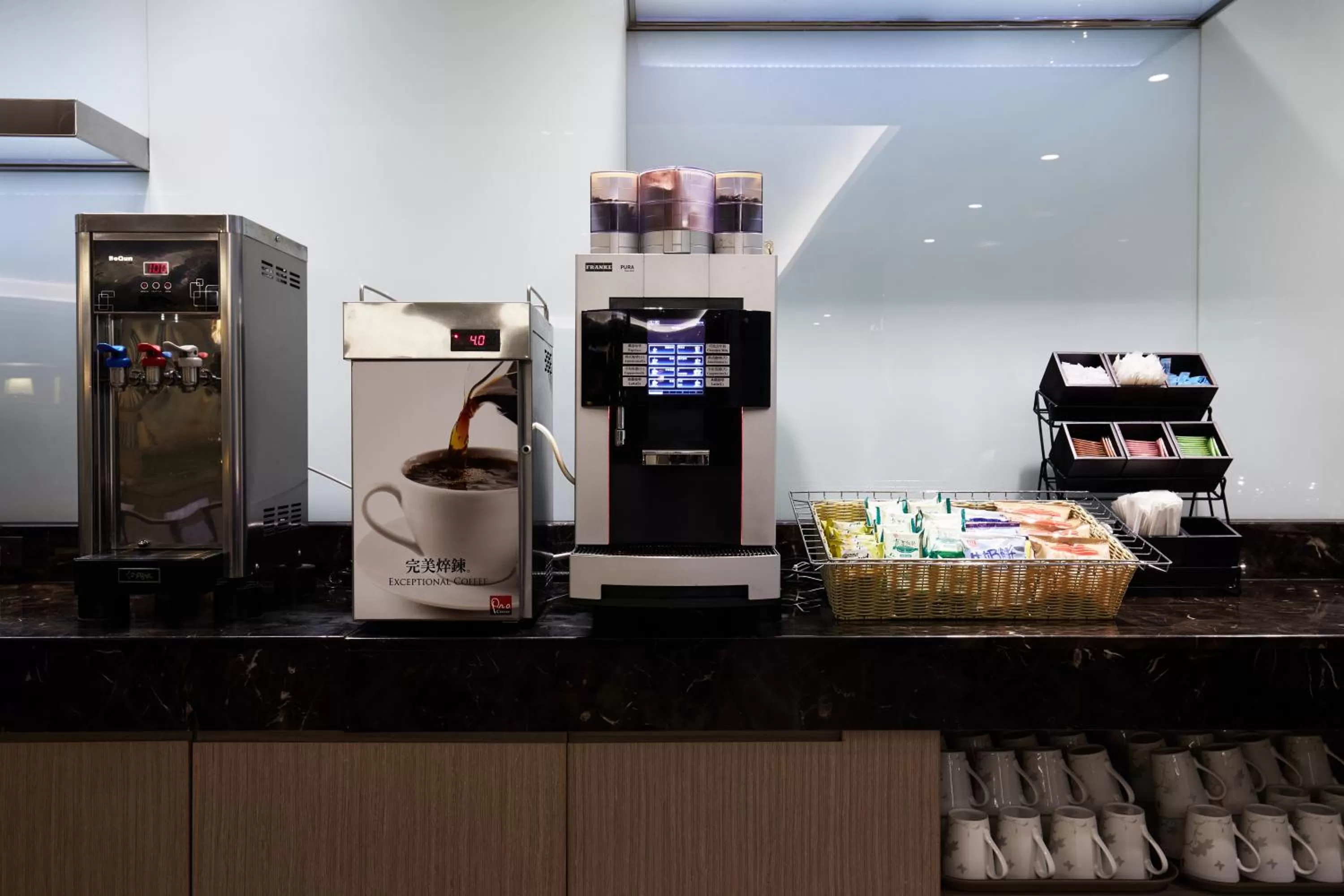 Coffee/tea facilities in K Hotel Taipei Dunnan