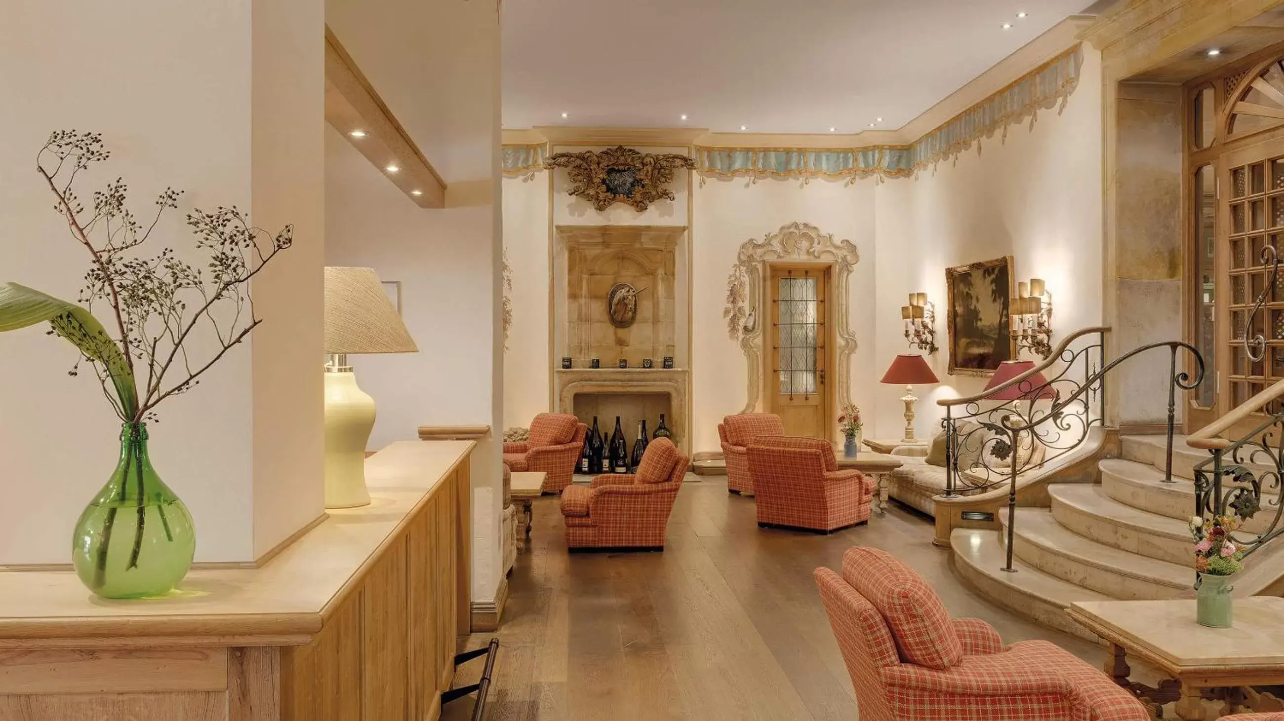 Lobby or reception in Excelsior by Geisel Lobby or reception in Excelsior by Geisel