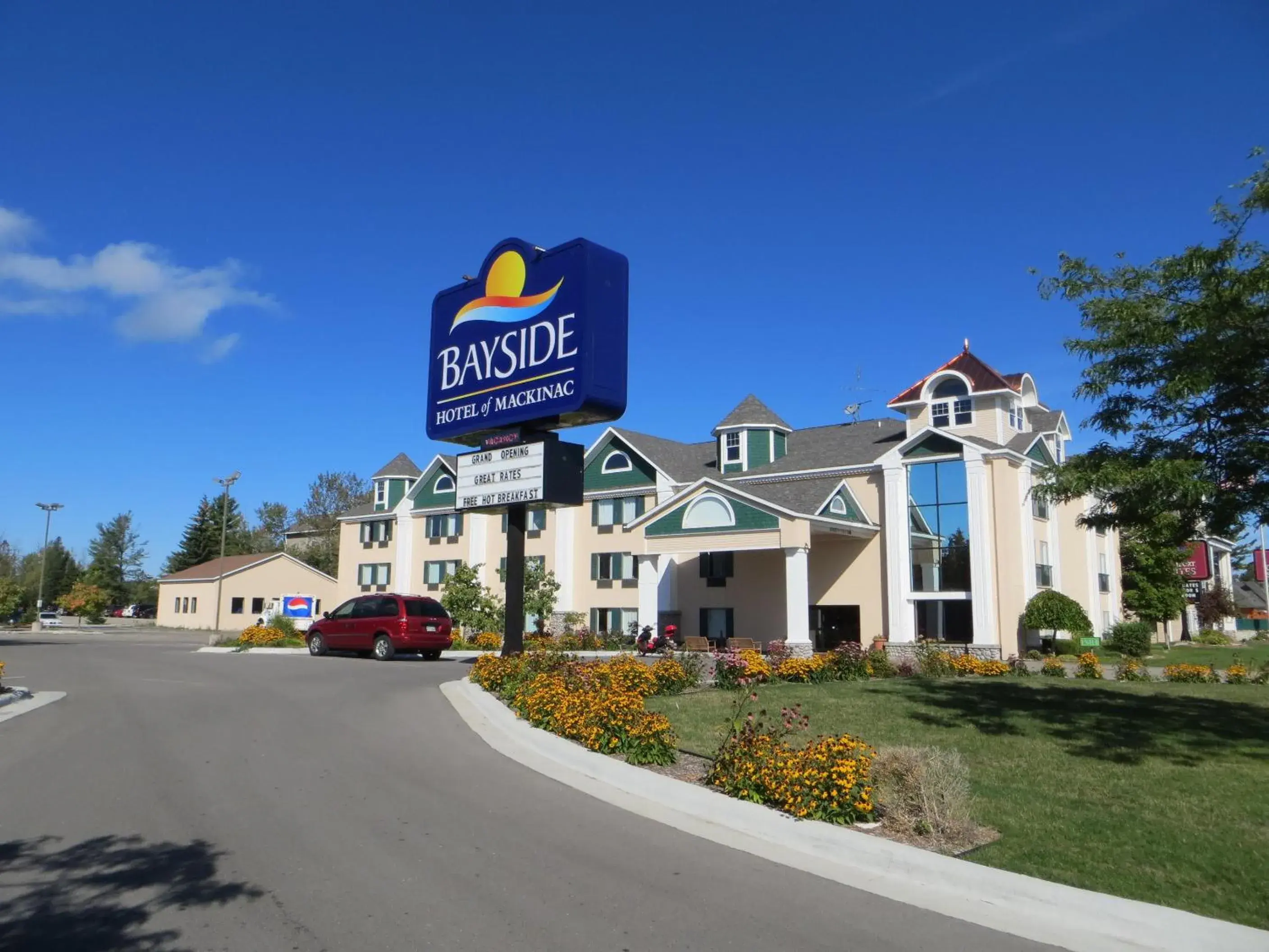 Facade/entrance in Bayside Hotel Of Mackinac