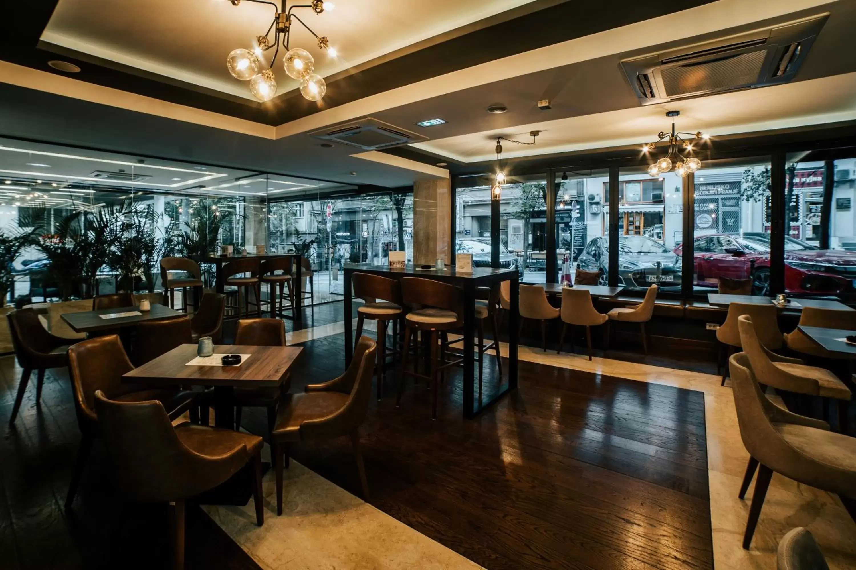 Restaurant/Places to Eat in MARK Hotel