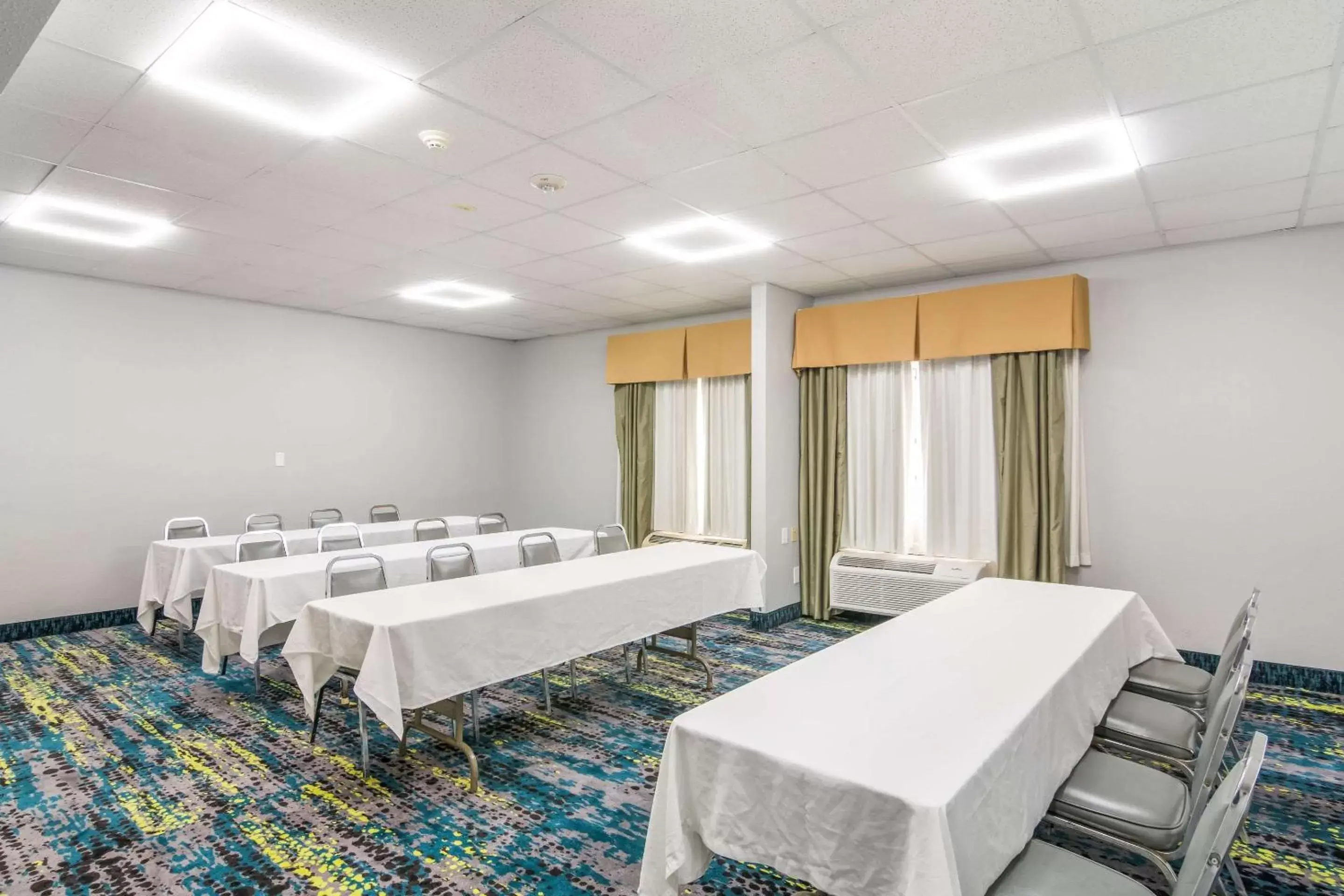 On site, Business Area/Conference Room in Quality Inn