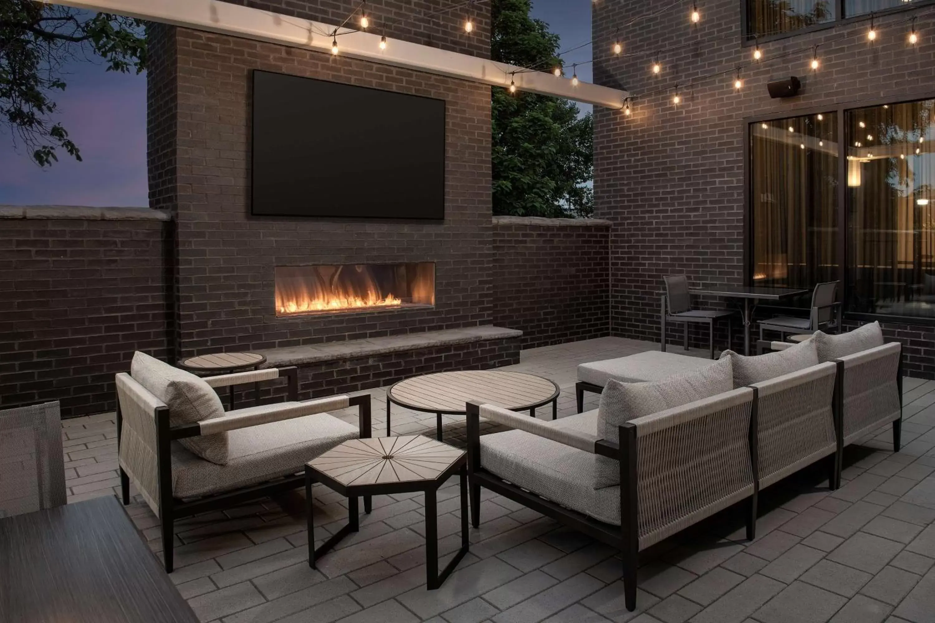 Patio, Seating Area in Homewood Suites By Hilton Louisville Airport