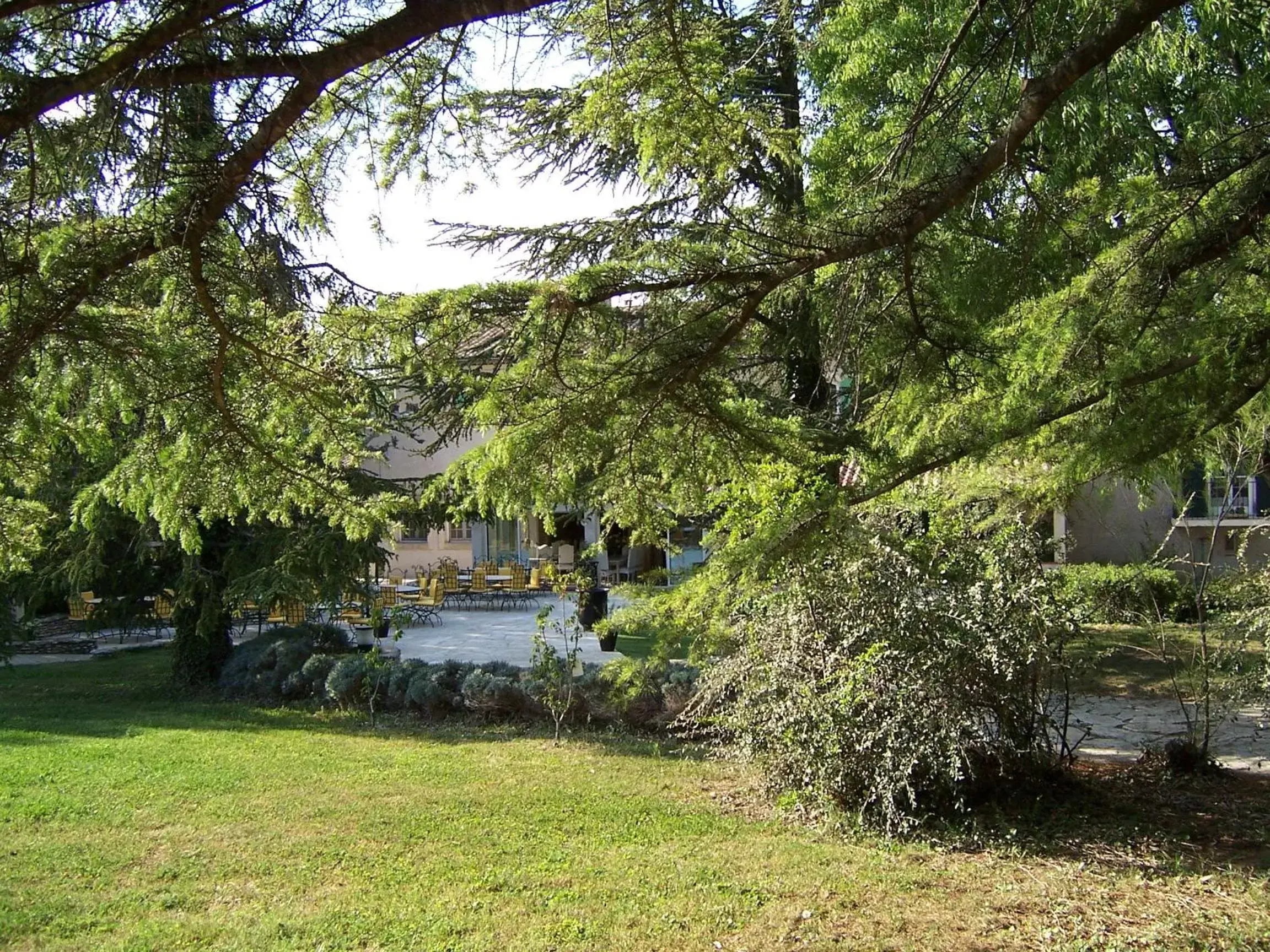 Garden in Best Western Le Val Majour