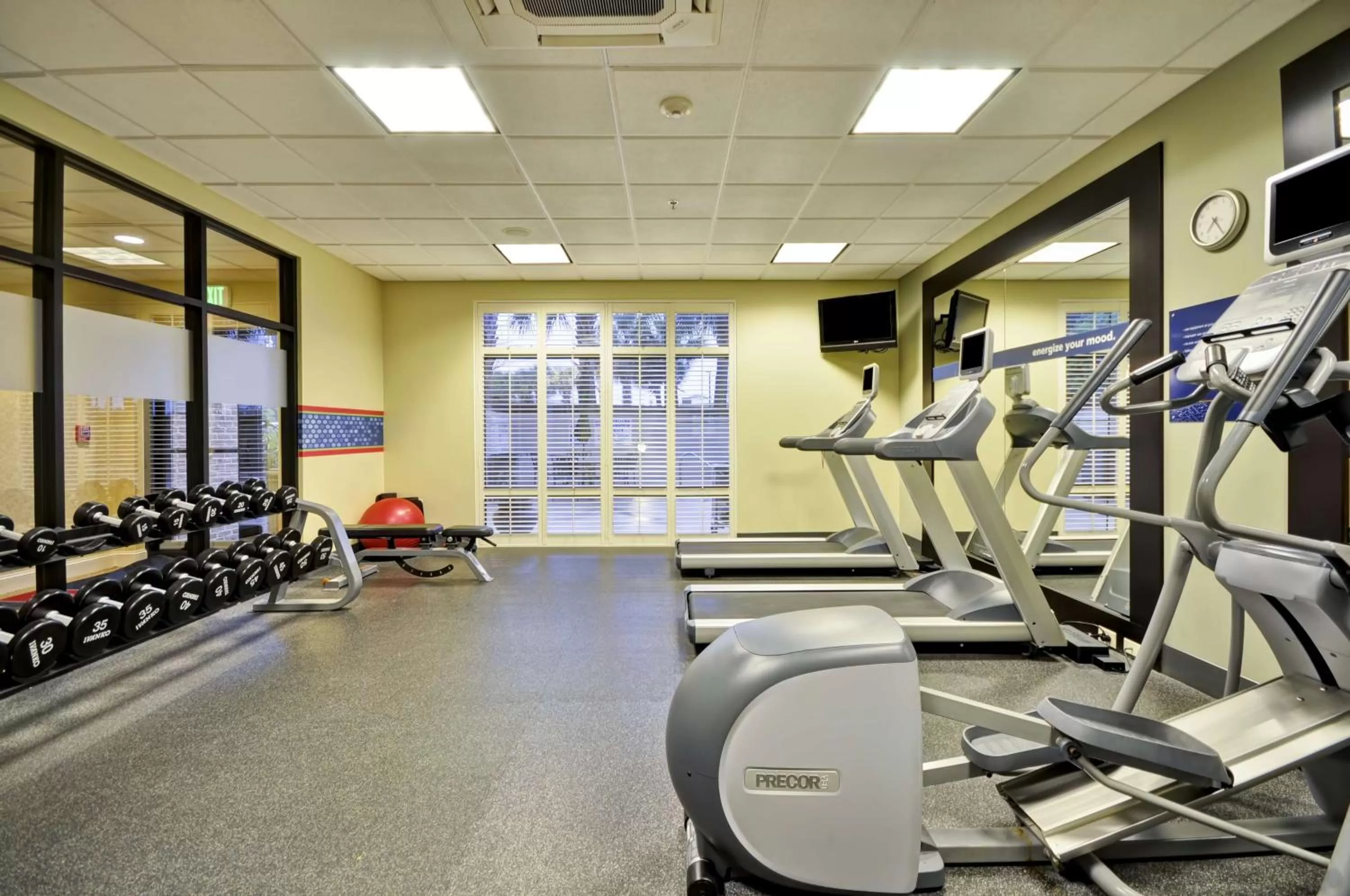 Fitness centre/facilities in Hampton Inn & Suites North Charleston-University Boulevard
