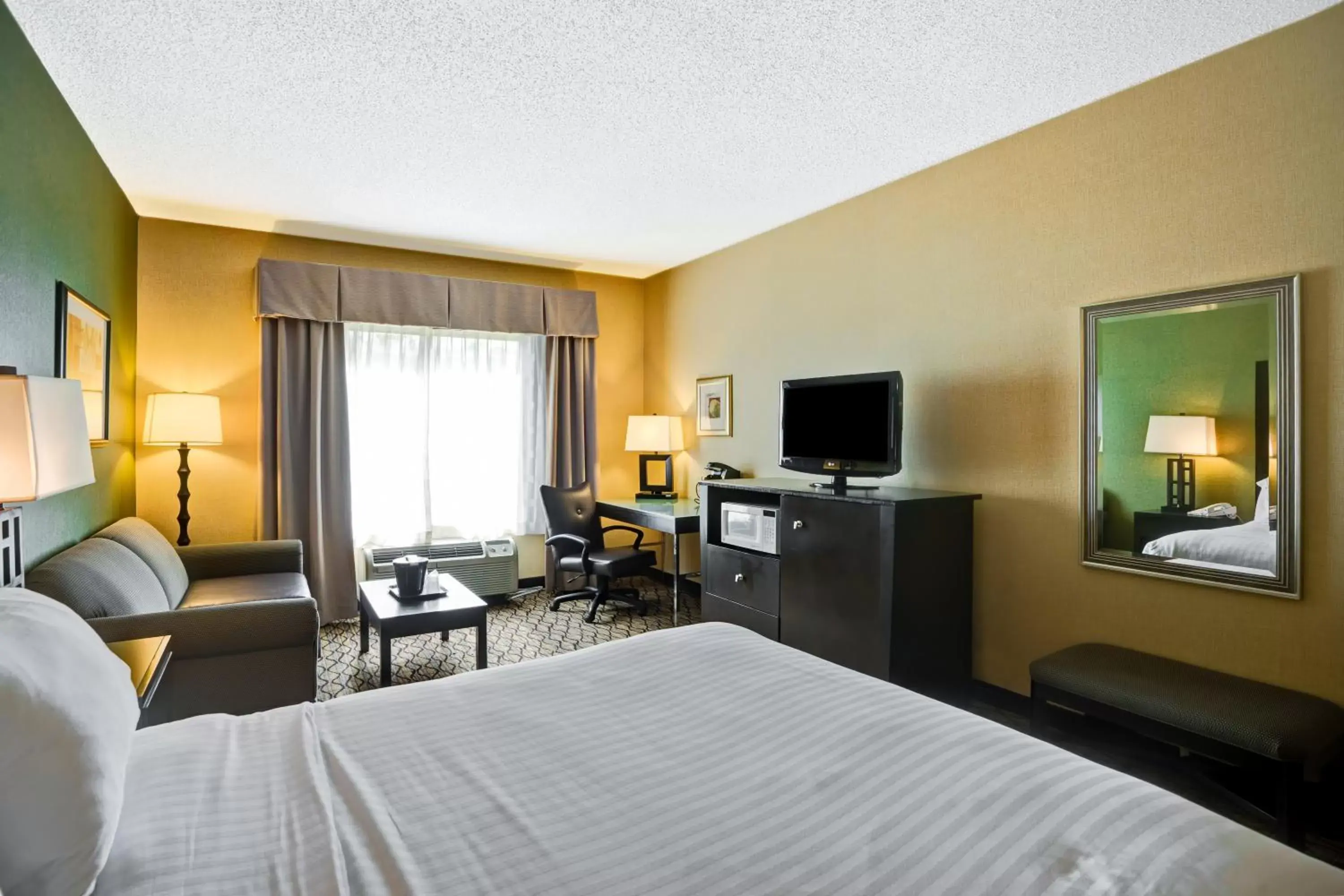 King Suite with Hearing Accessiblity - Non-Smoking in Holiday Inn Express Hotel & Suites Christiansburg, an IHG Hotel King Suite with Hearing Accessiblity - Non-Smoking in Holiday Inn Express Hotel & Suites Christiansburg, an IHG Hotel