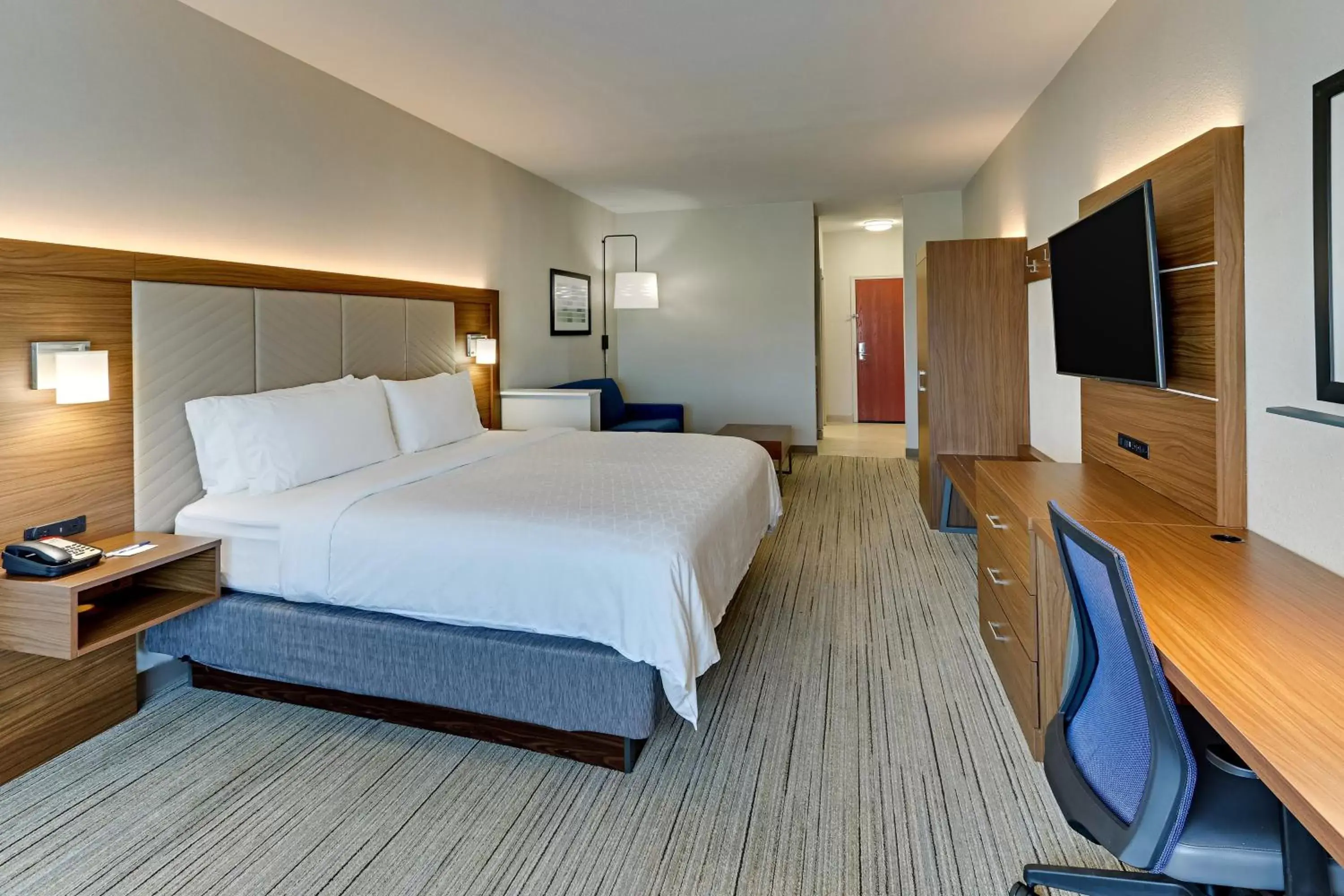 Photo of the whole room, Bed in Holiday Inn Express Hotel and Suites Weatherford, an IHG Hotel