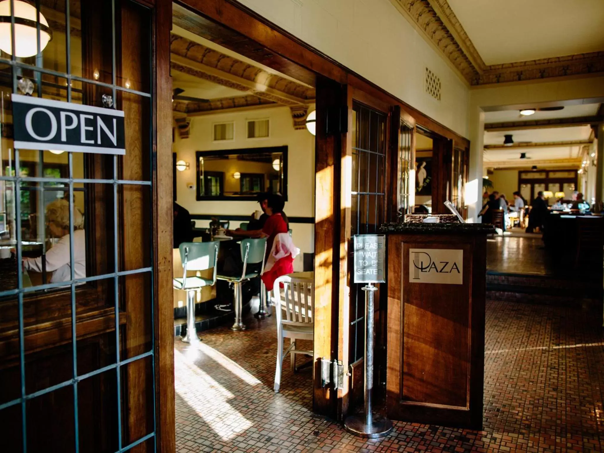 Lounge or bar in The Plaza Hotel - Milwaukee Lounge or bar in The Plaza Hotel - Milwaukee